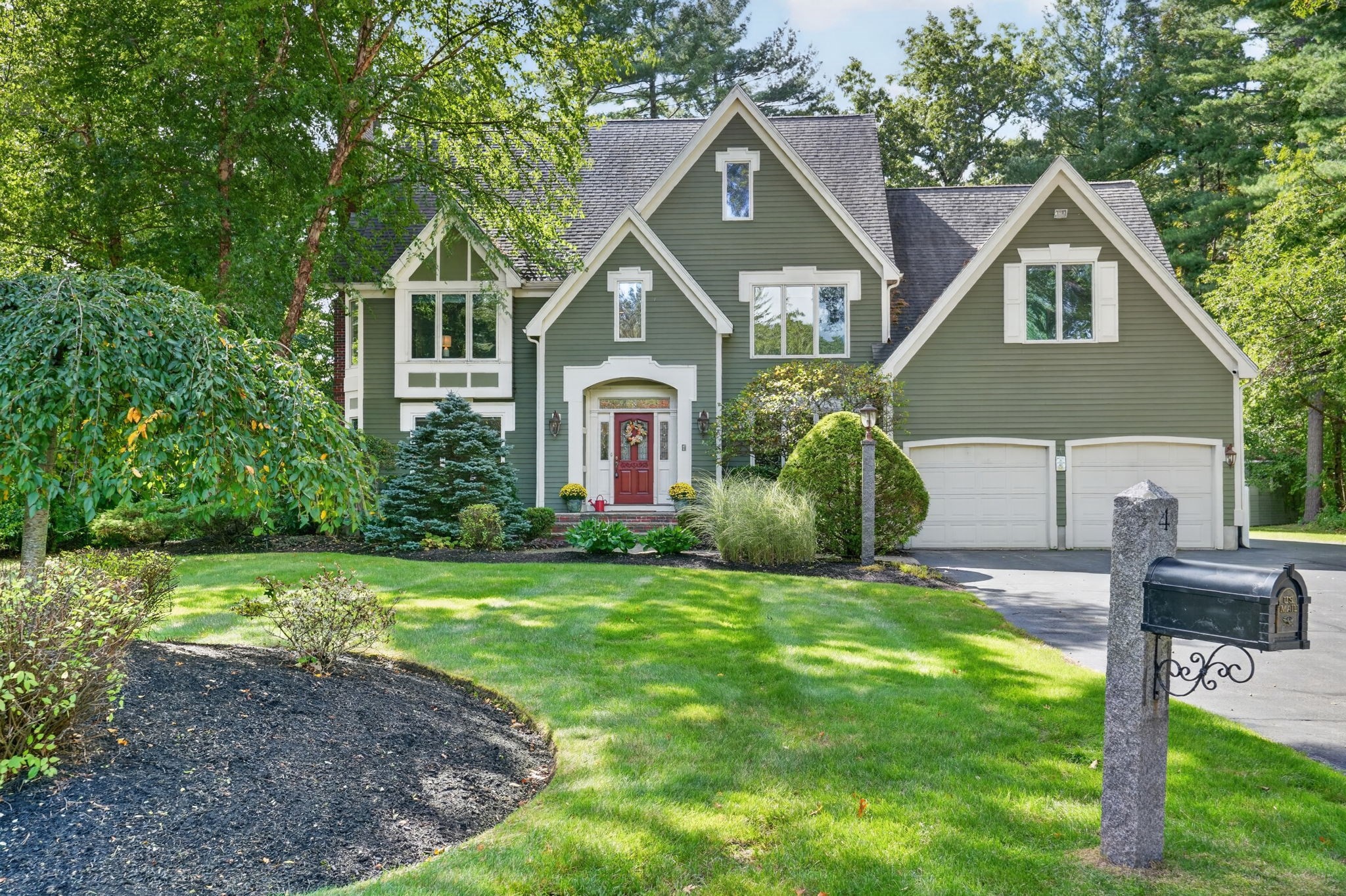 4 Chippy Ln, Andover, MA 01810