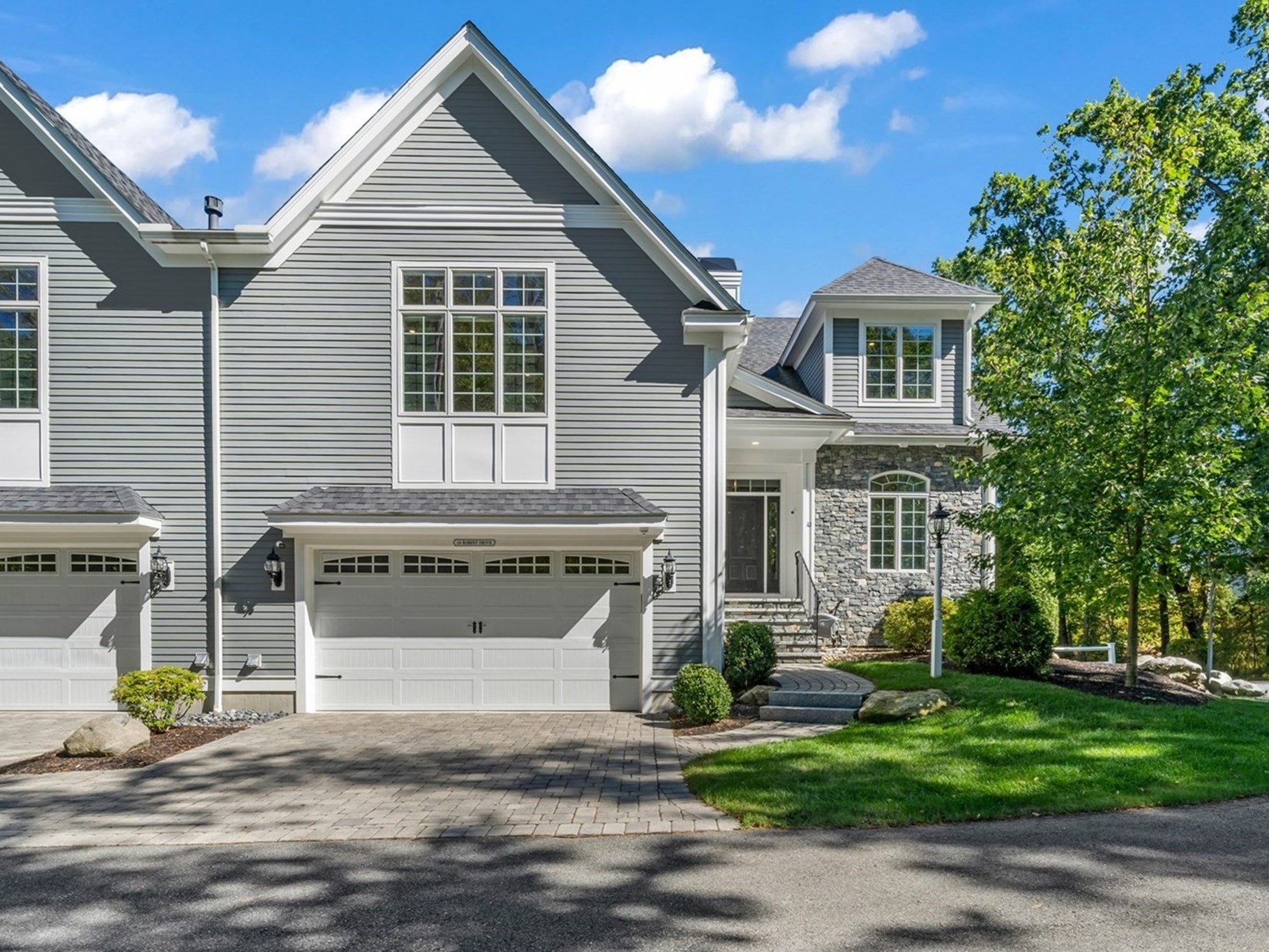 10 Robert Dr Unit 10, Andover, MA 01810