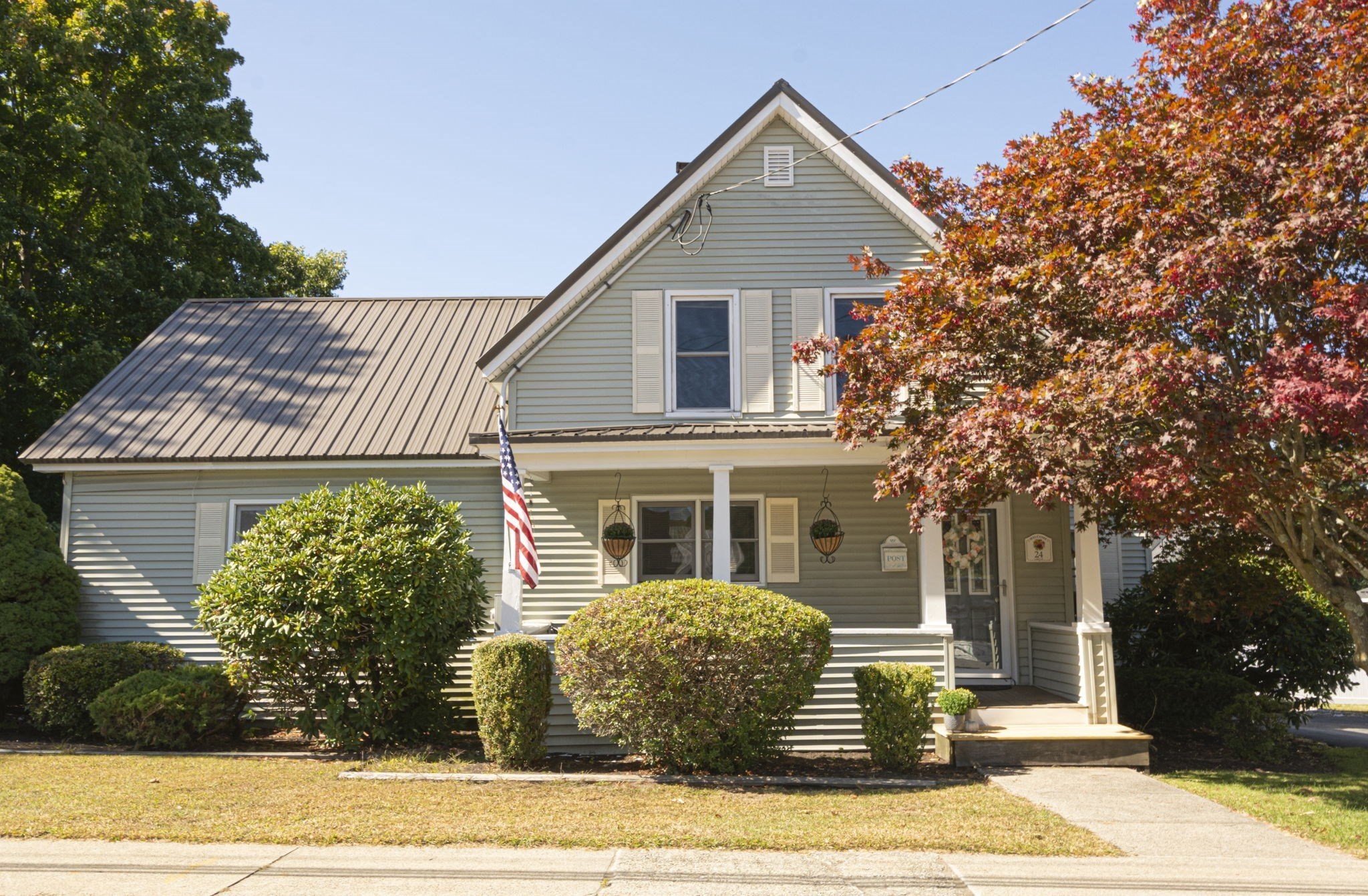 24 Lake St, Hudson, MA 01749