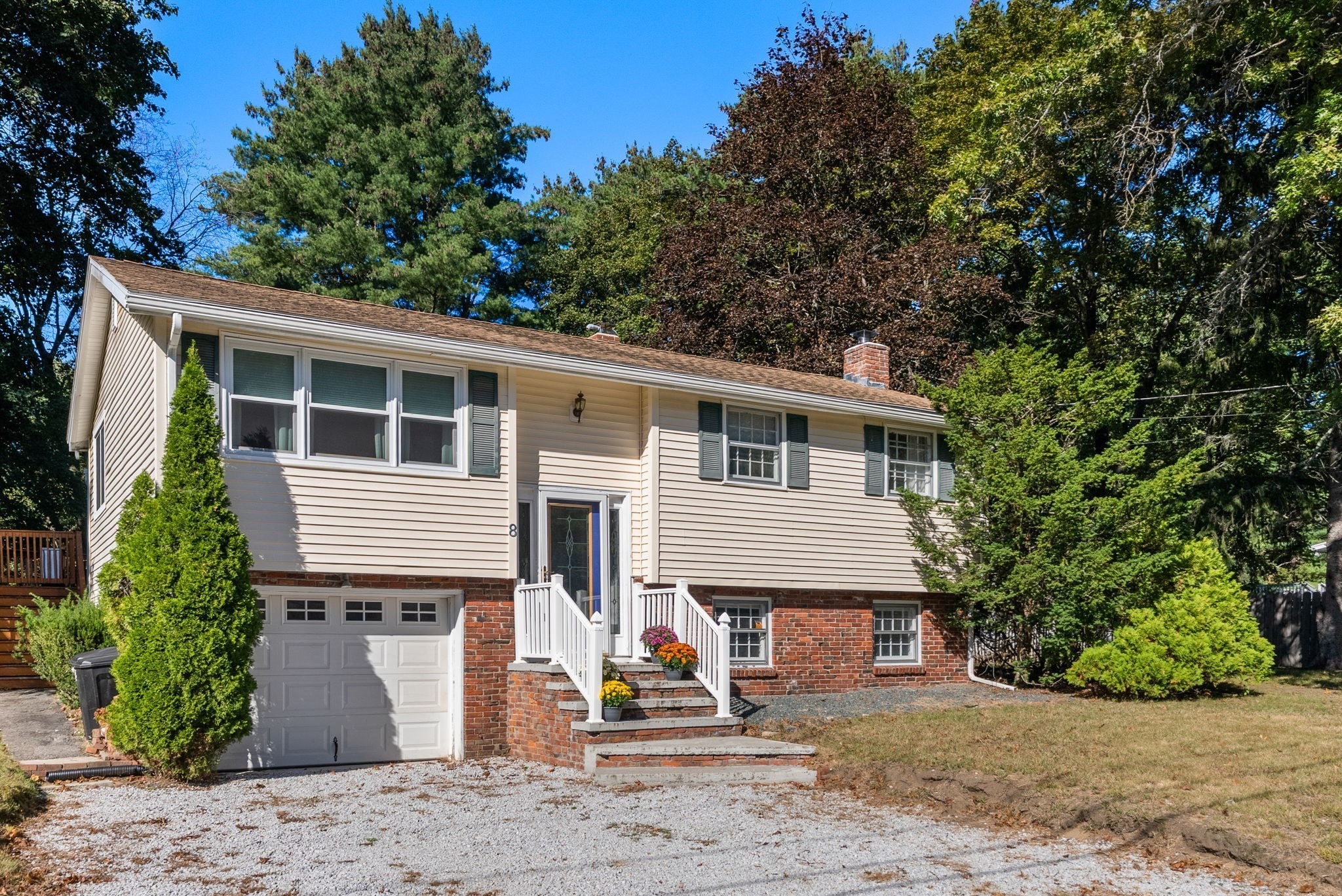 8 Yale St, Groveland, MA 01834