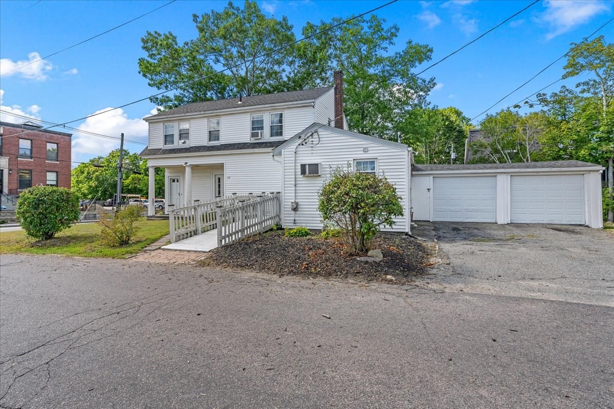 17 North Ave, Rockland, MA 02370