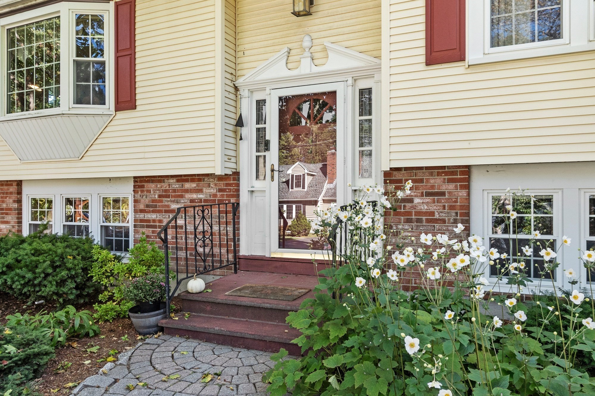 27 Third St, Maynard, MA 01754