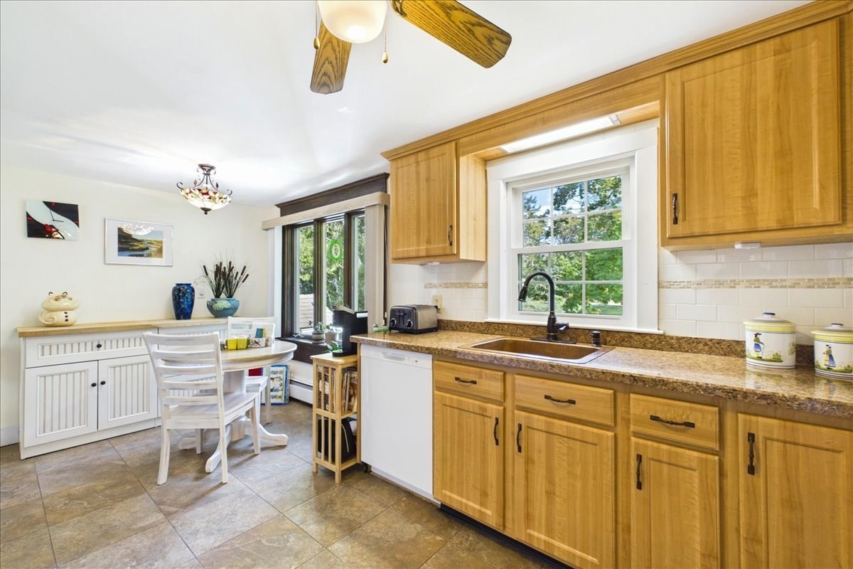 1876 Phinneys Ln, Barnstable, MA 02630 - Image 6