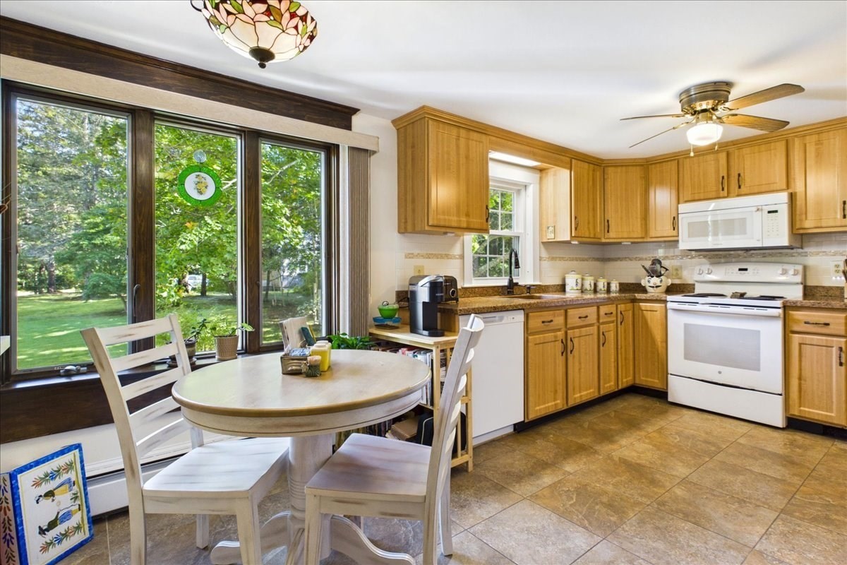1876 Phinneys Ln, Barnstable, MA 02630 - Image 7