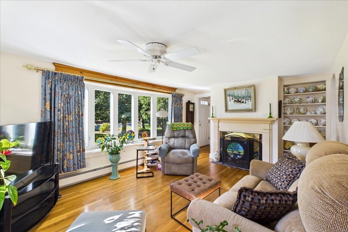 1876 Phinneys Ln, Barnstable, MA 02630 - Image 9
