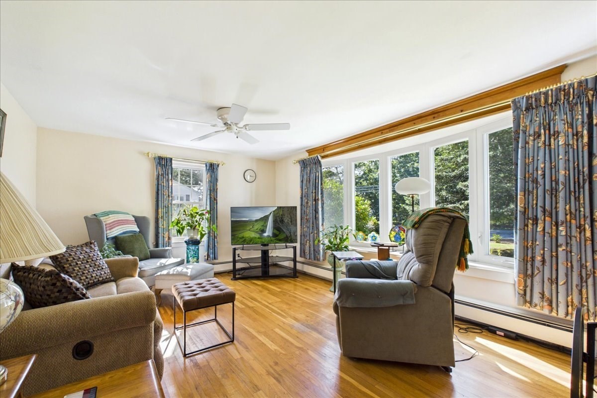 1876 Phinneys Ln, Barnstable, MA 02630 - Image 10