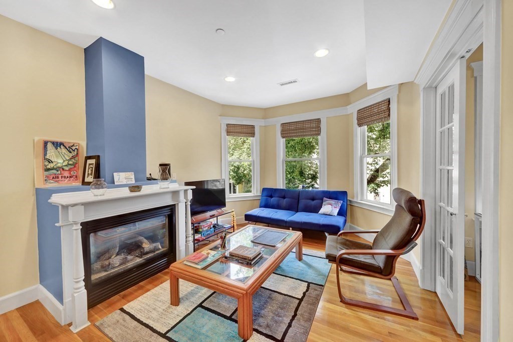 292 Western Ave Unit 1, Cambridge, MA 02139