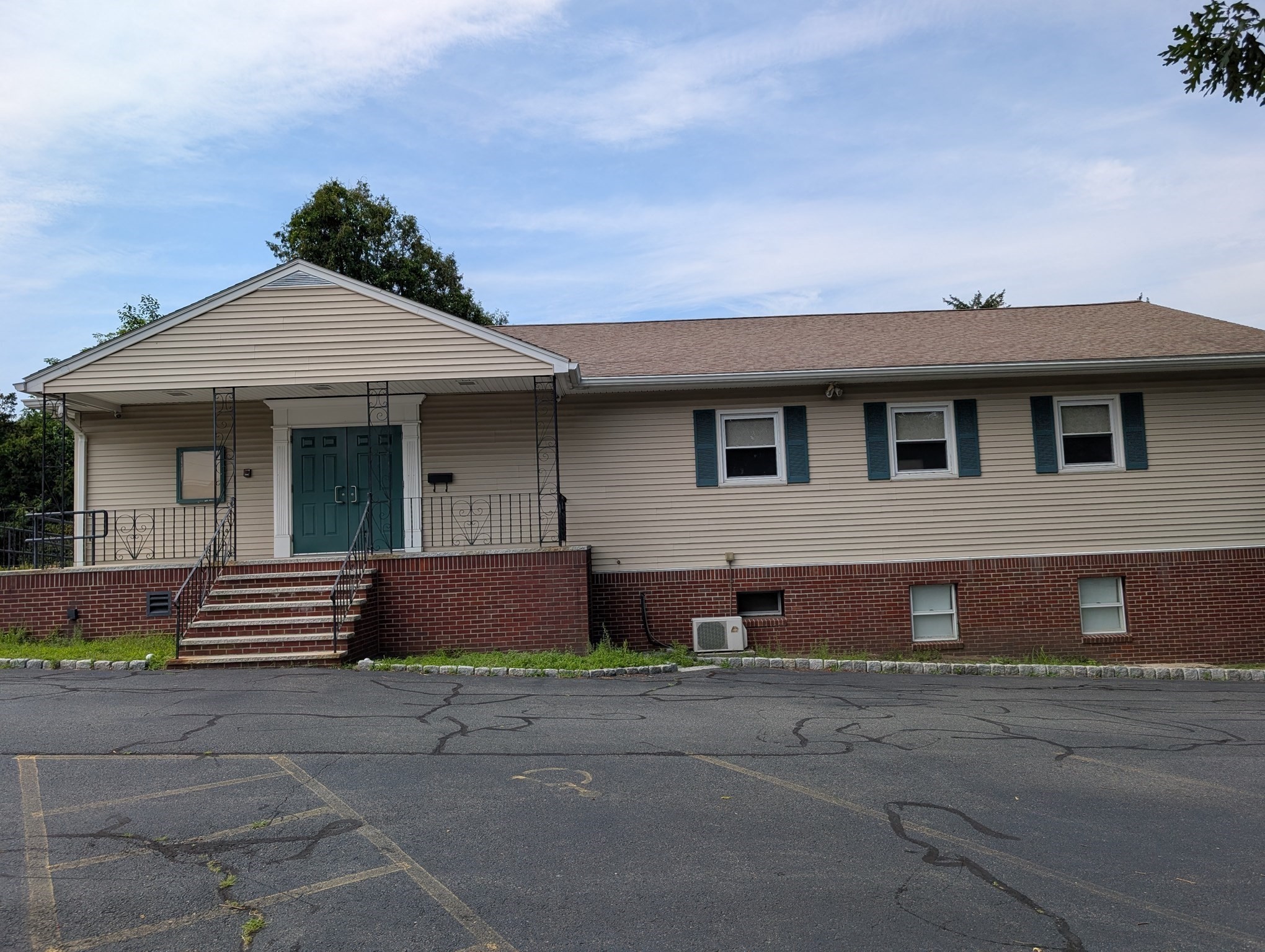 136 Winn Street, Burlington, MA 01803
