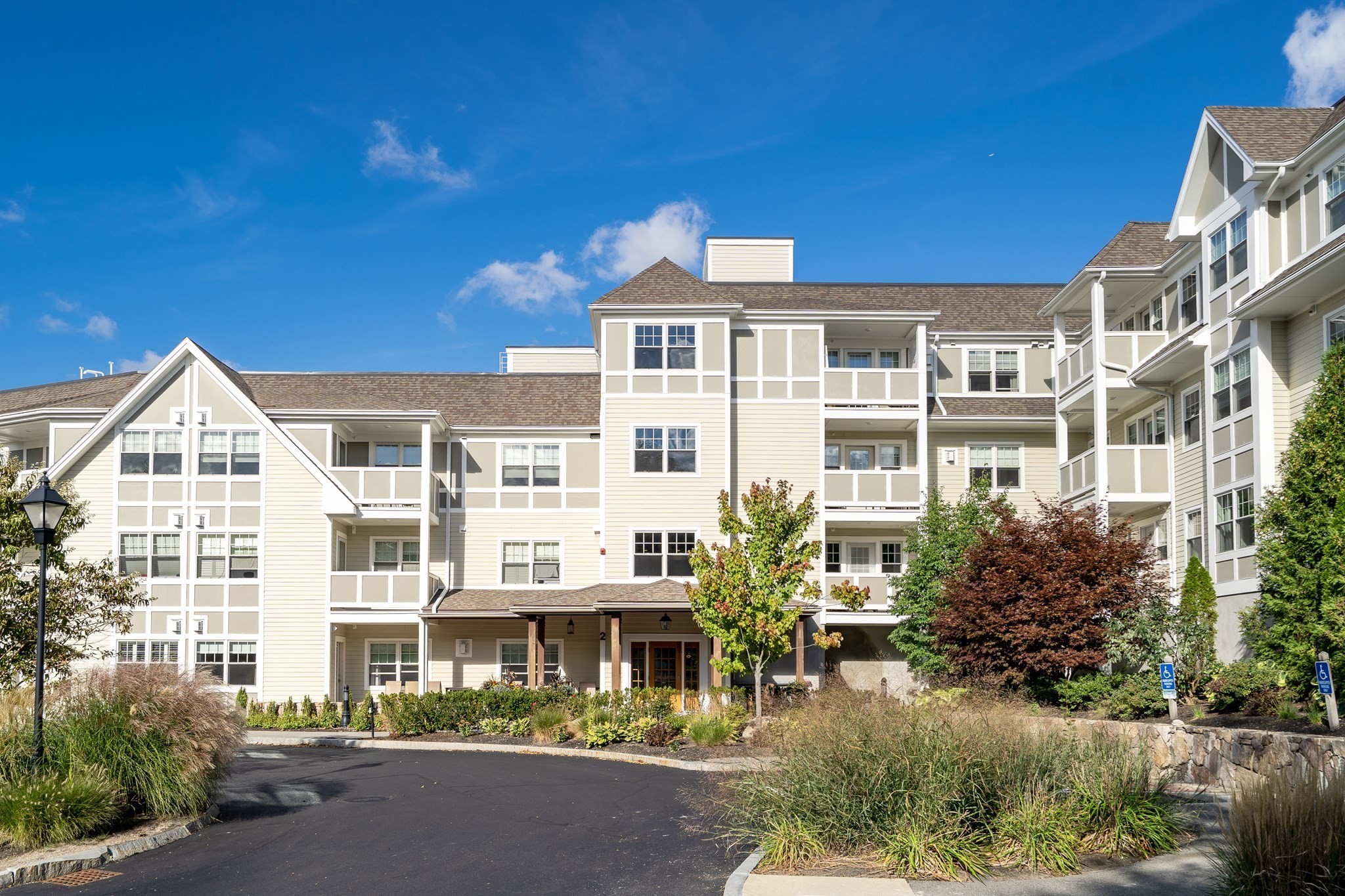 2 Manor Terrace Unit 216, Lexington, MA 02420