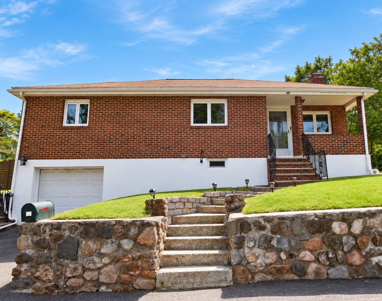40 Linden Ter, Lynn, MA 01902