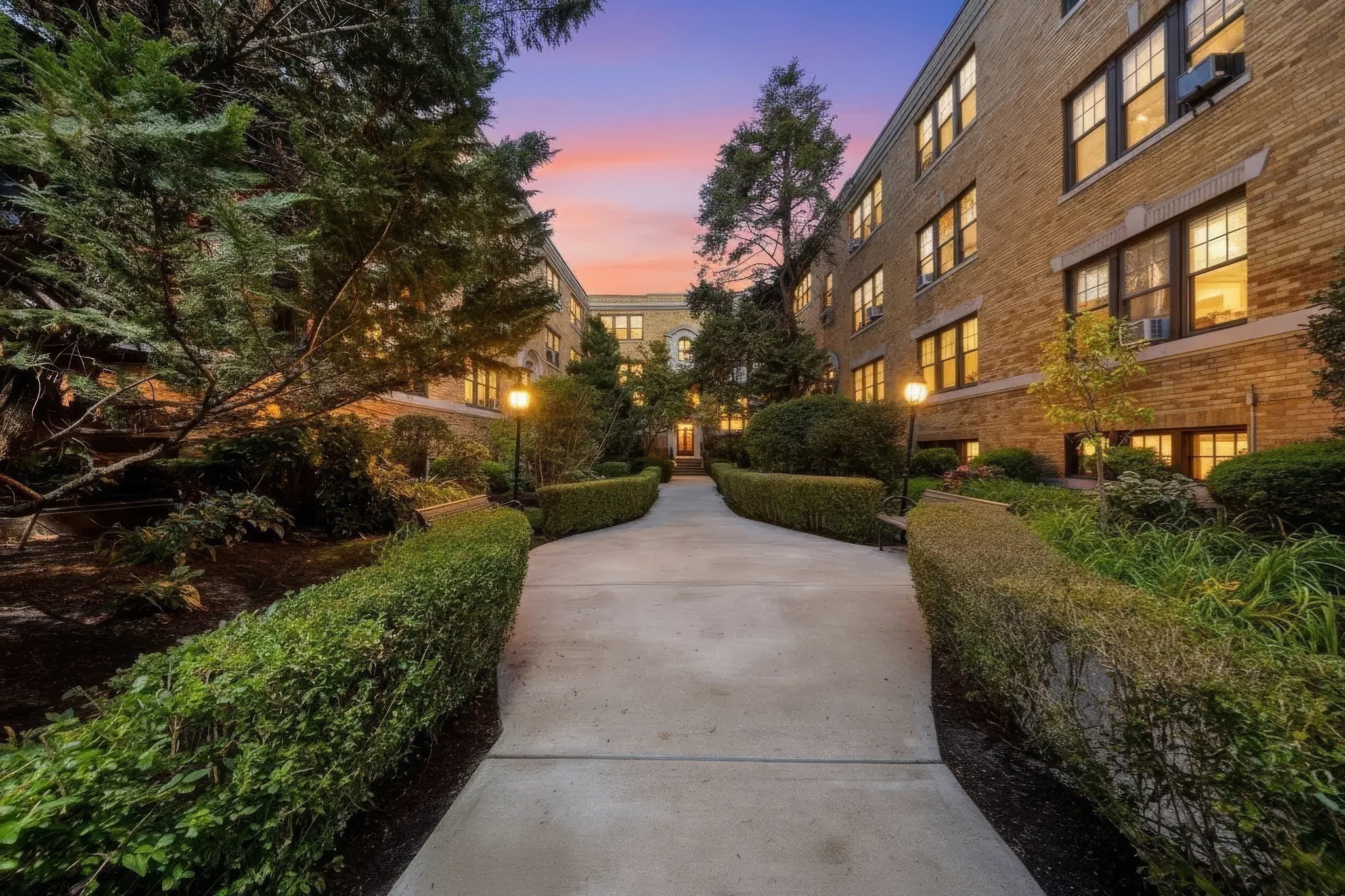 413 Washington Street Unit 4, Brookline, MA 02446