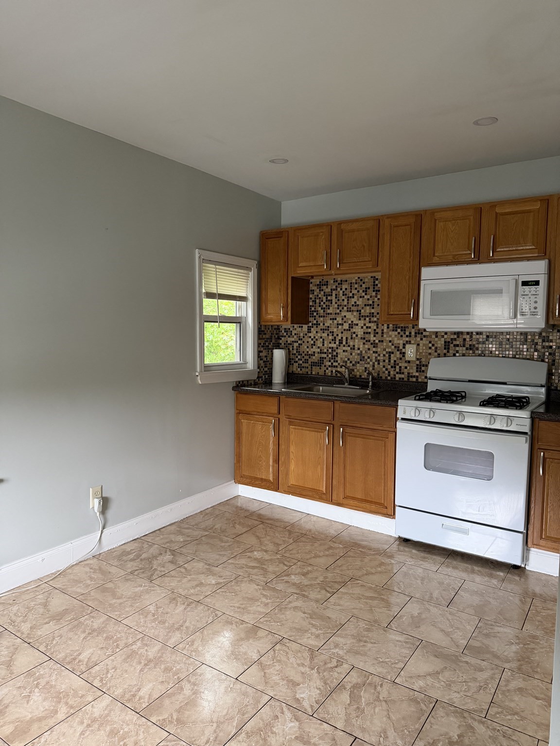 382 Green St Ext, Brockton, MA 02301 - Image 11