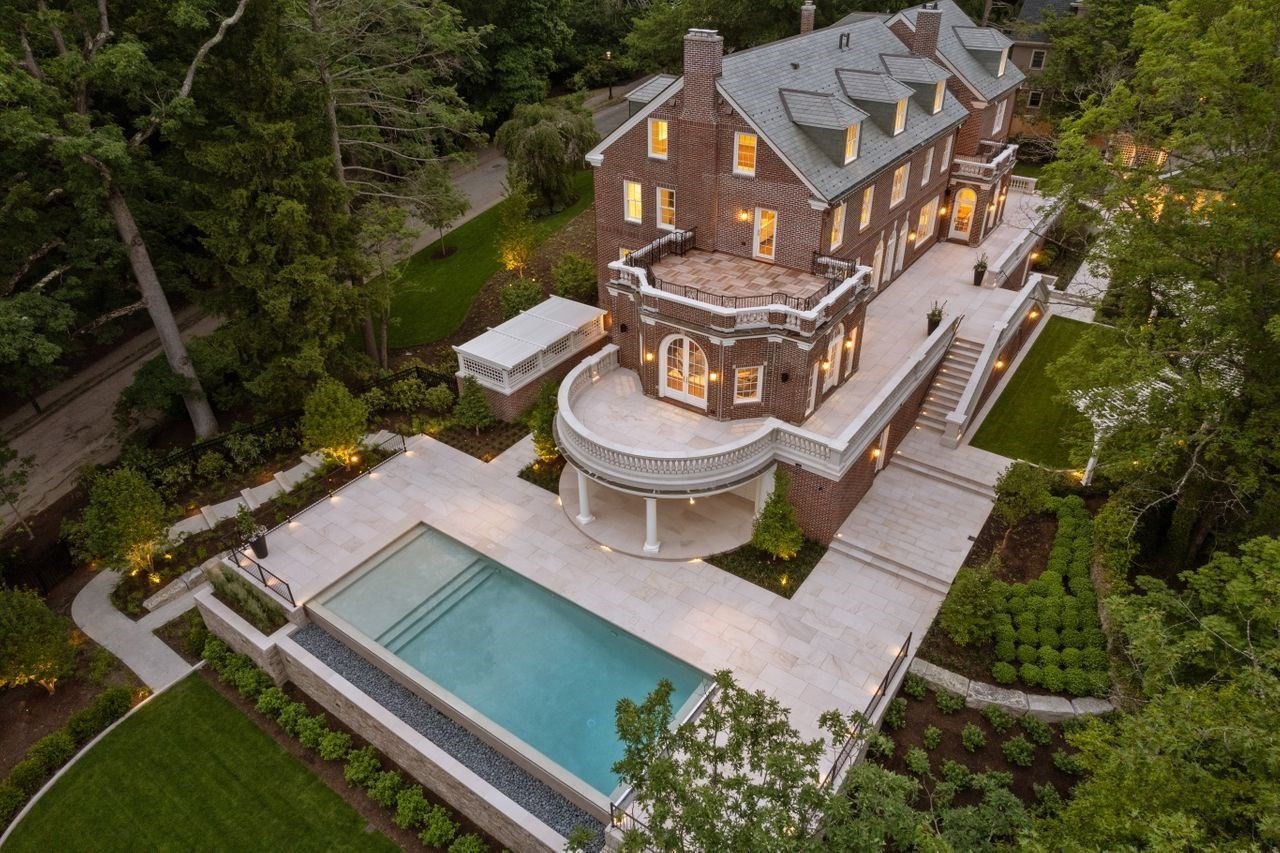 9 The Ledges, Newton, MA 02459