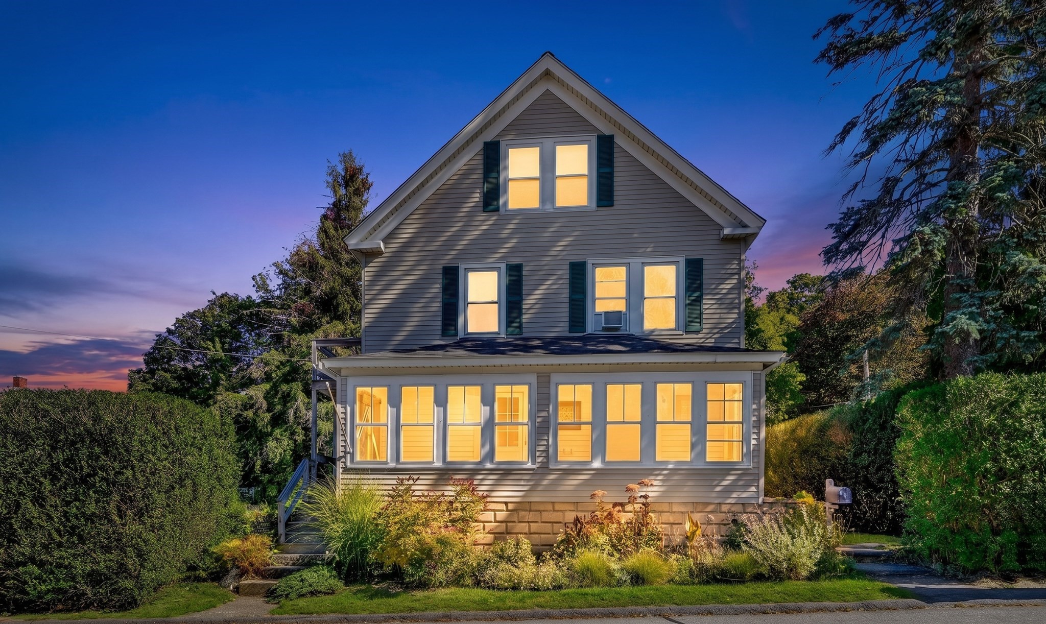 4 Crane Ave, Maynard, MA 01754