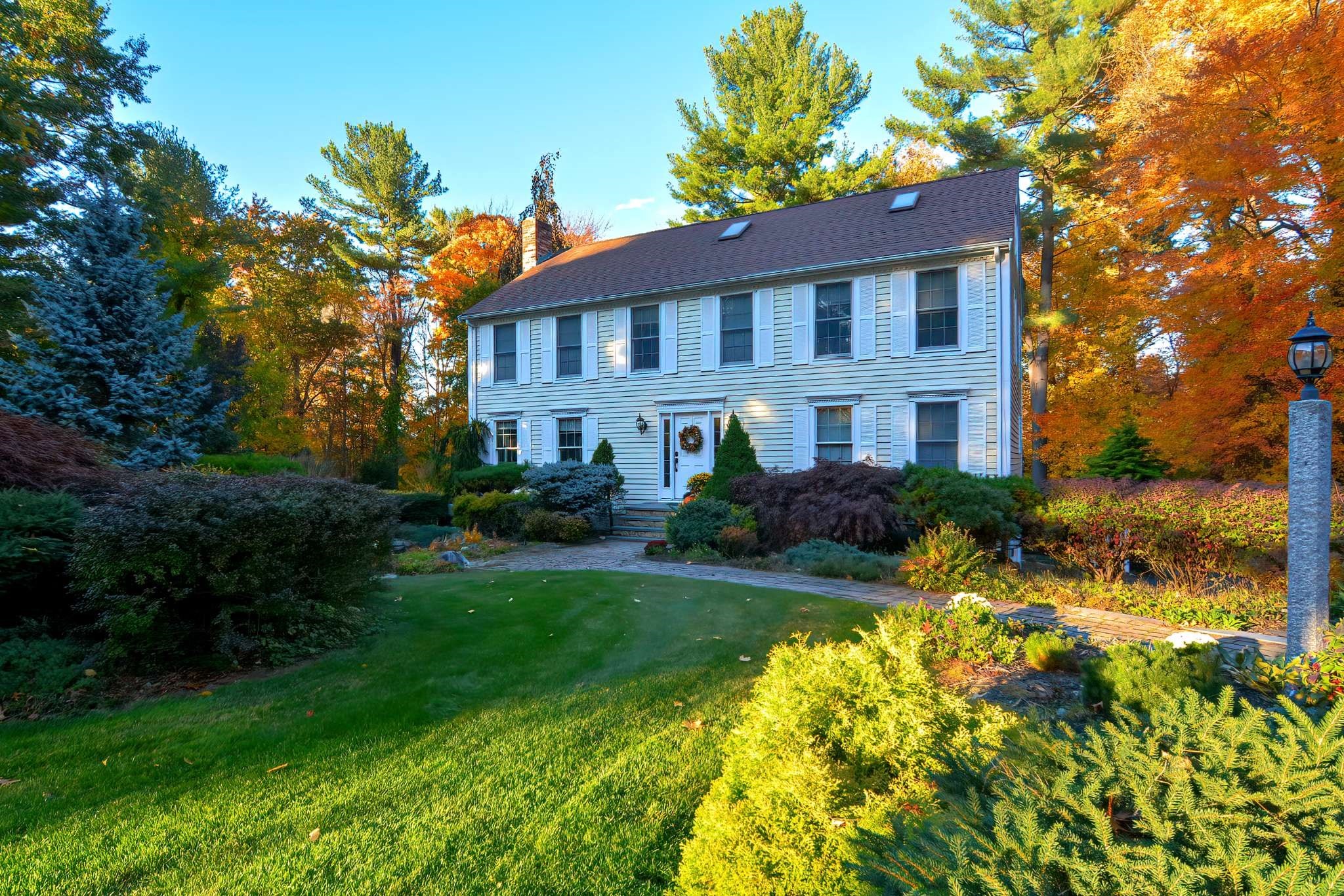 8 Greybirch Rd, Andover, MA 01810