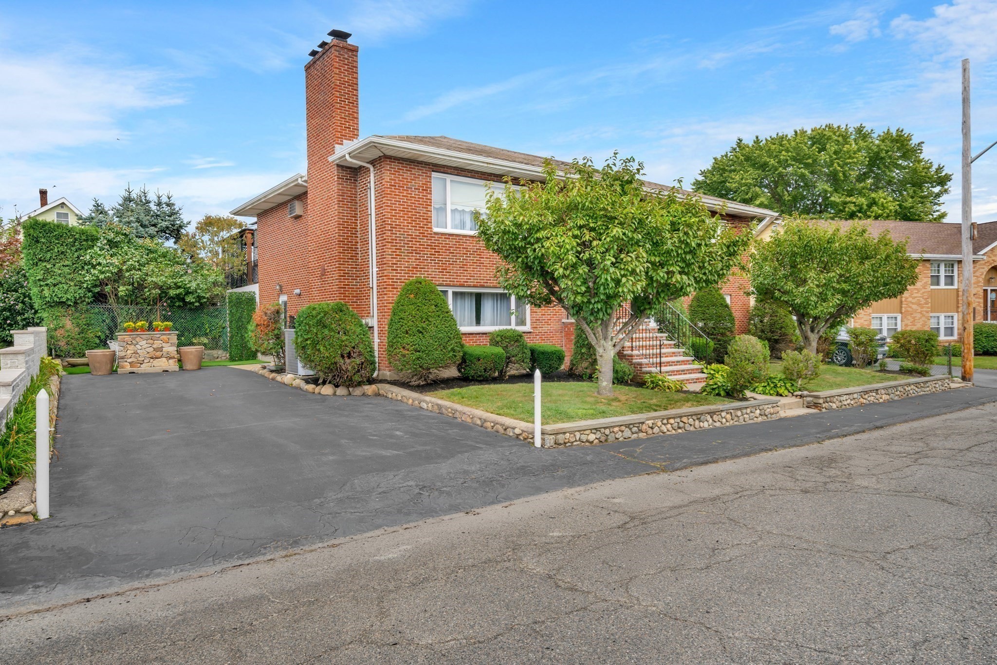 32 Robert Rd, Revere, MA 02151 - Image 2