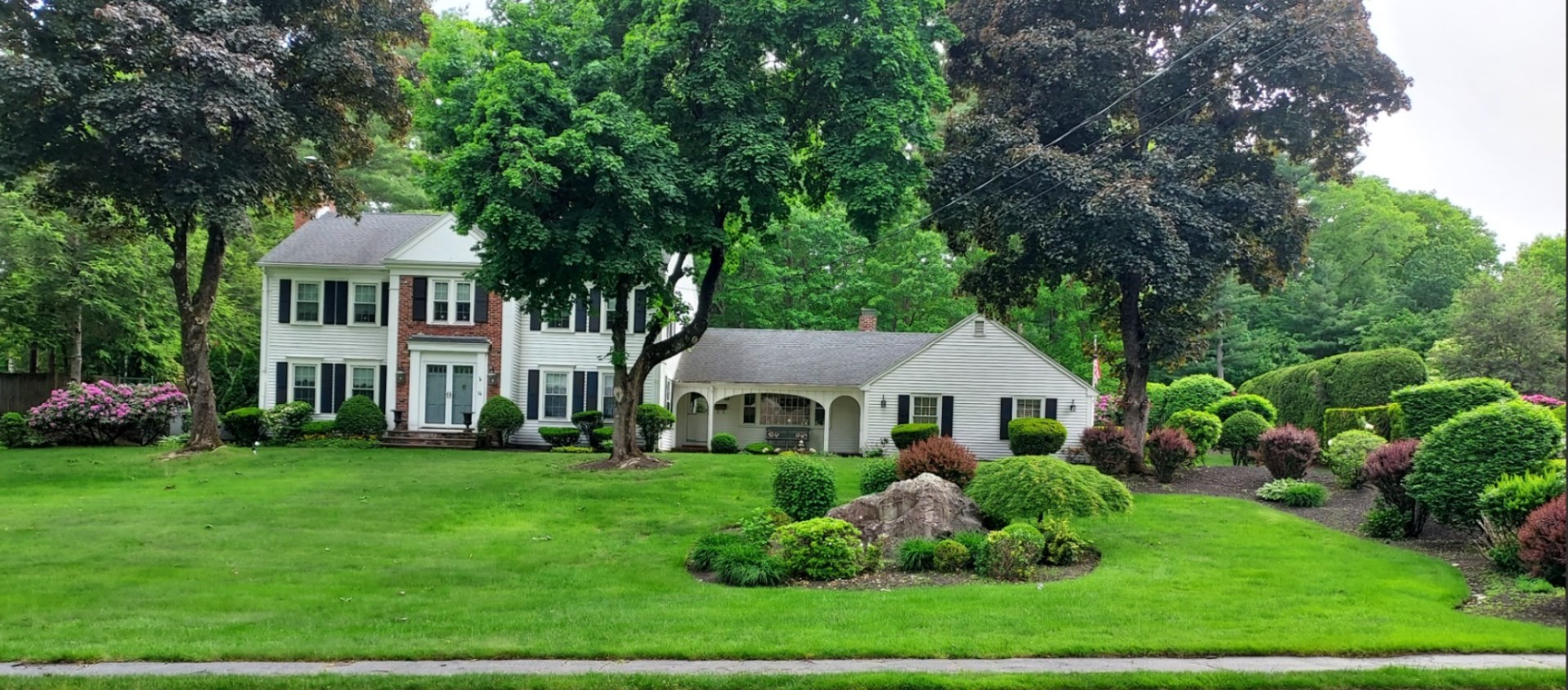 14 Huntingdon Rd, Lynnfield, MA 01940