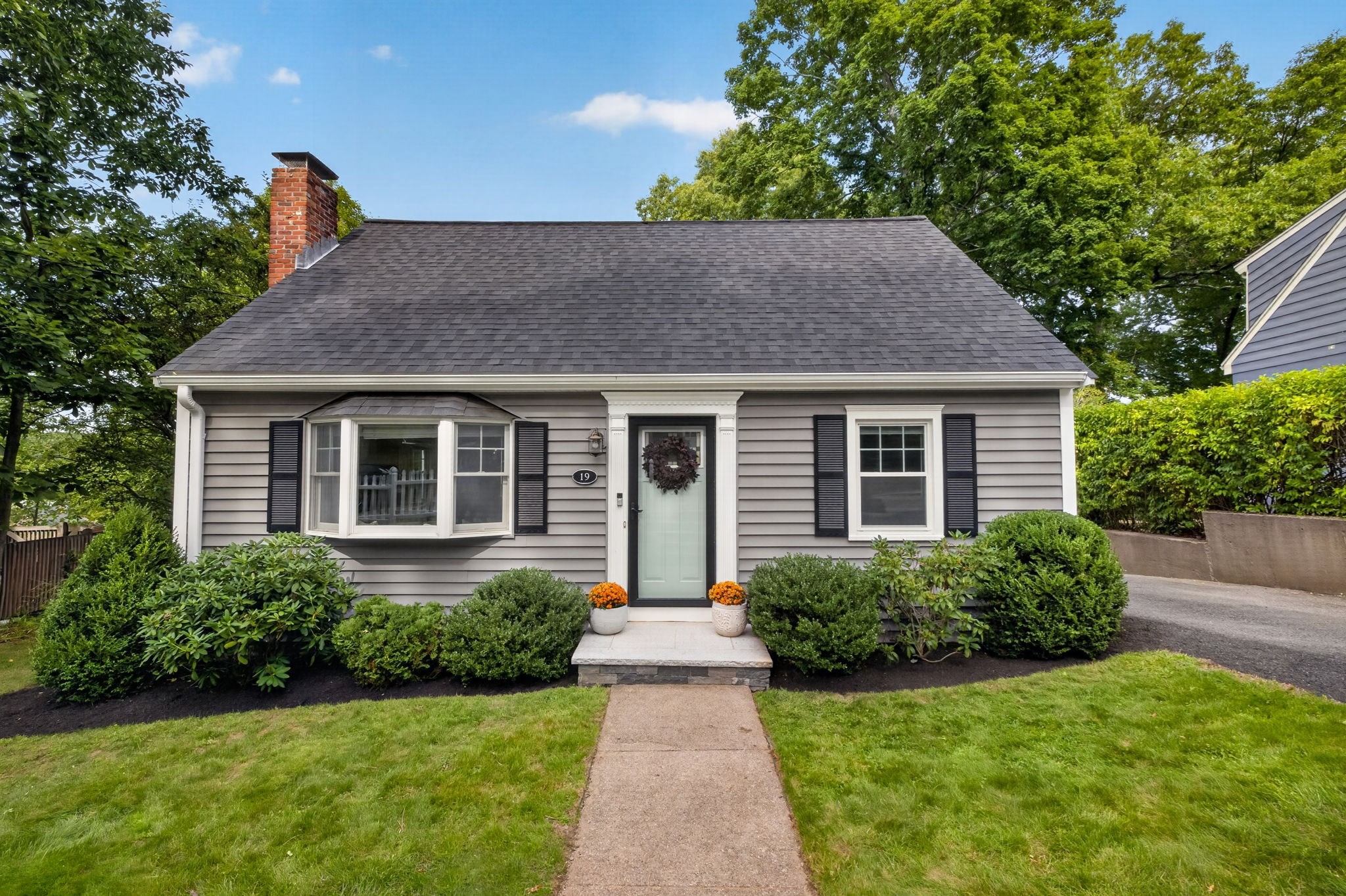 19 Bellaire Rd, Boston - West Roxbury, MA 02132