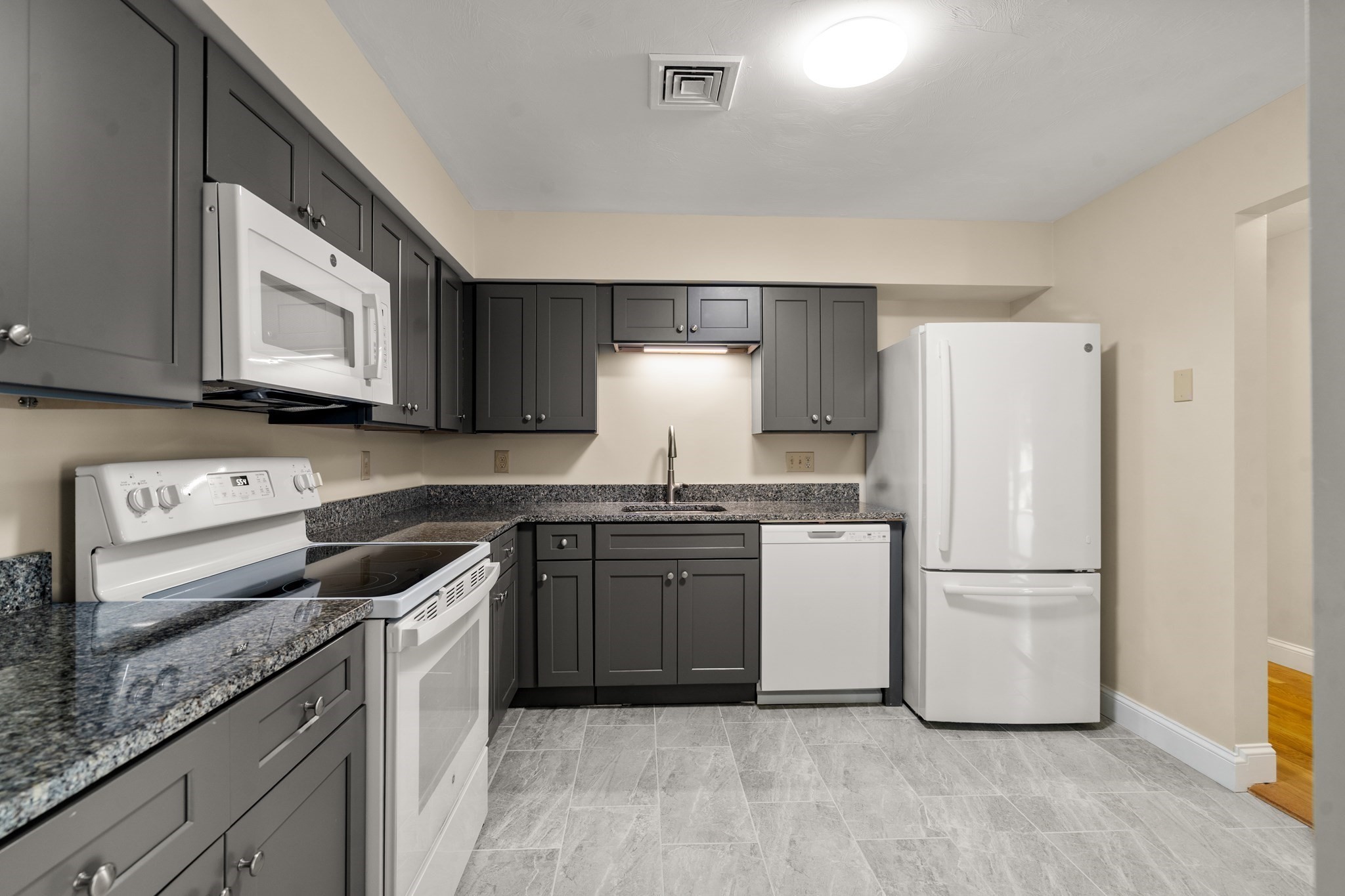 5 Farmer Rd Unit 5, Milton, MA 02186 - Image 9