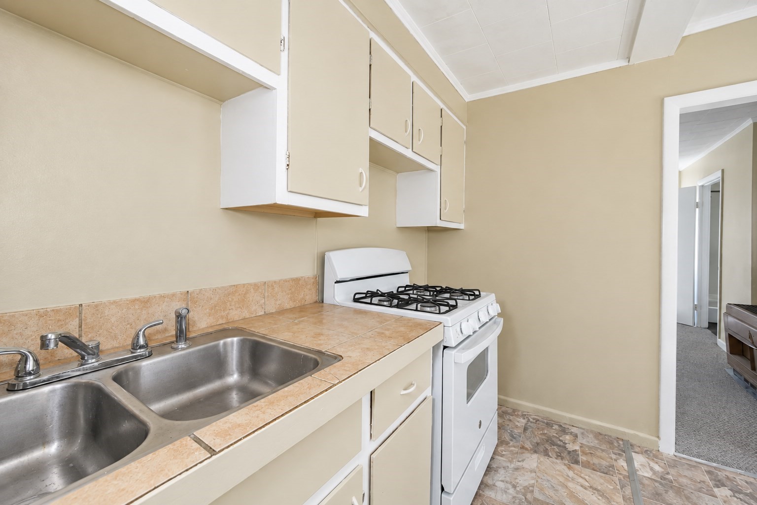 64 Tremont St, Fall River, MA 02720 - Image 17