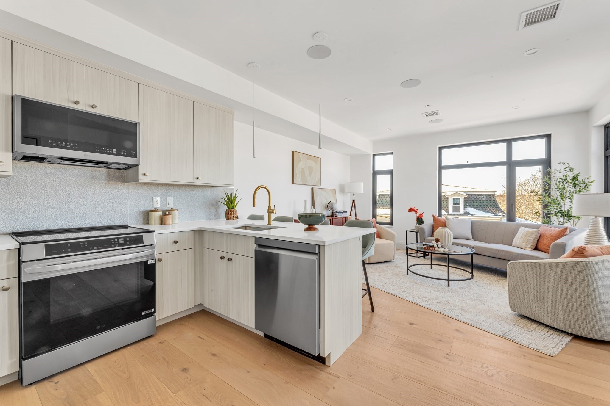 34 Oak Street Unit 102, Hyde Park, Boston, MA 02136 - Image 3