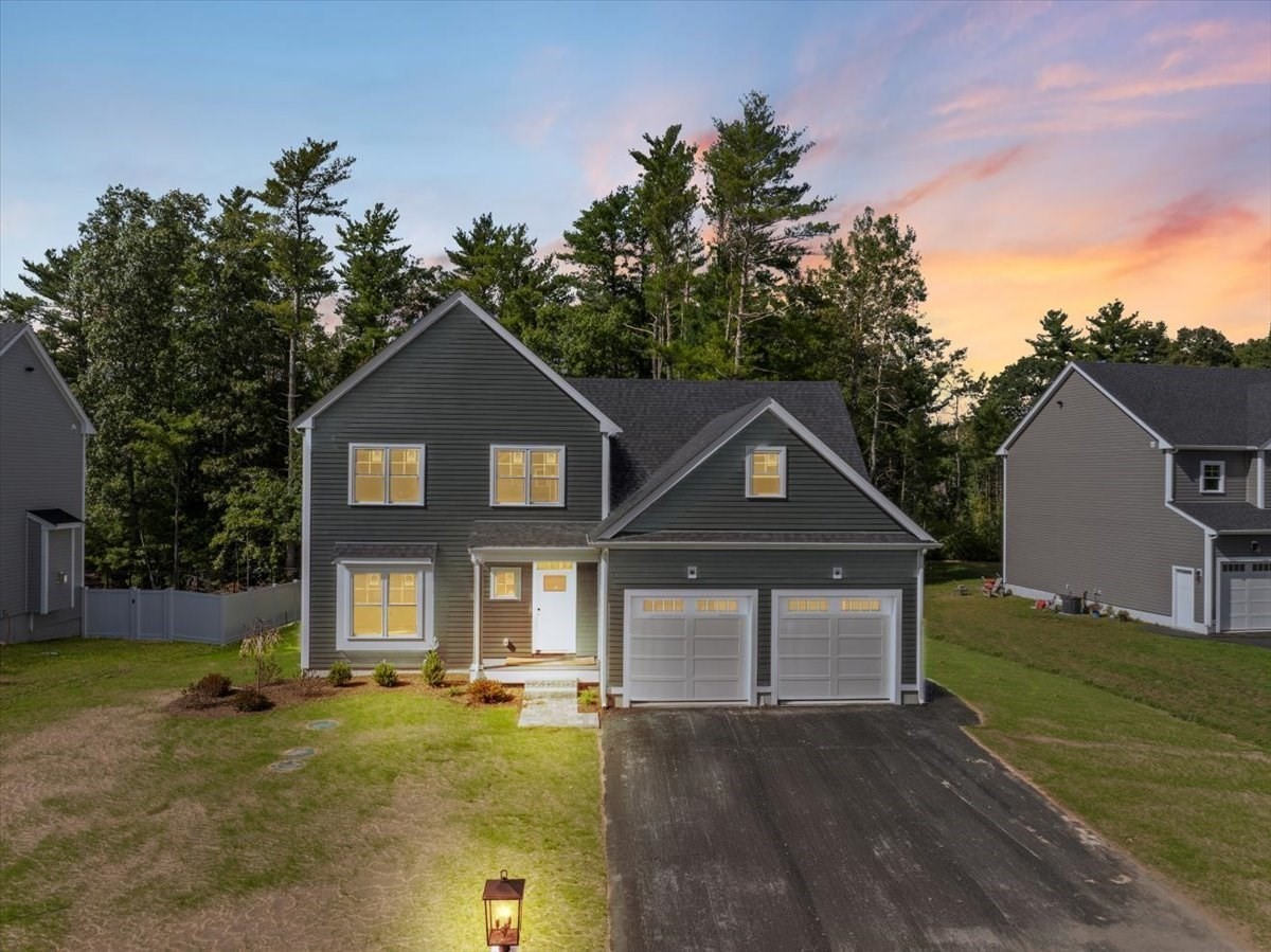 9 Charles Dr, Kingston, MA 02364