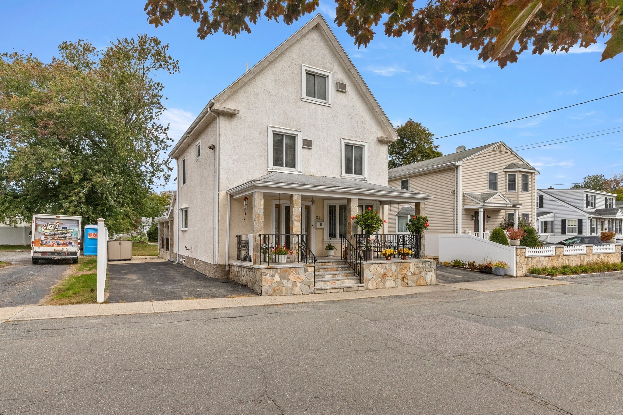 21 Buxton St, Peabody, MA 01960