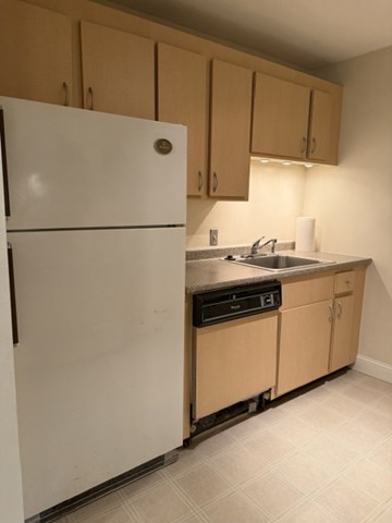 1 Kingswood Unit 8, Abington, MA 02351 - Image 5