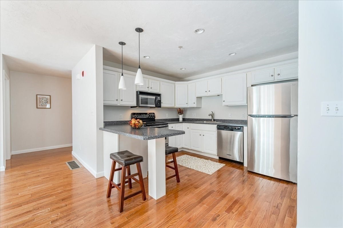 319 Hampton Way Unit 319, Abington, MA 02351 - Image 9