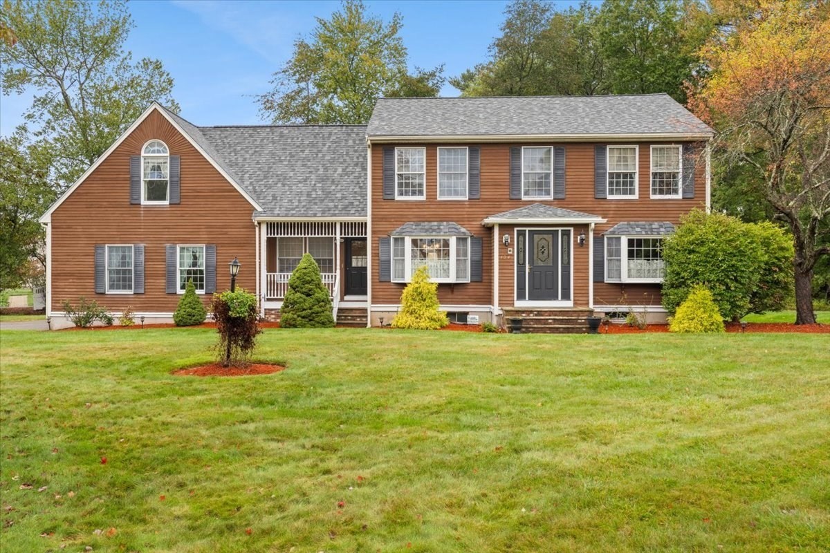 104 Leonard Farm Rd, Abington, MA 02351