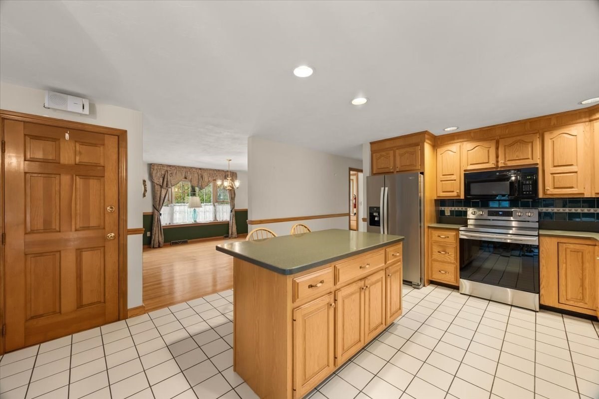 104 Leonard Farm Rd, Abington, MA 02351 - Image 3