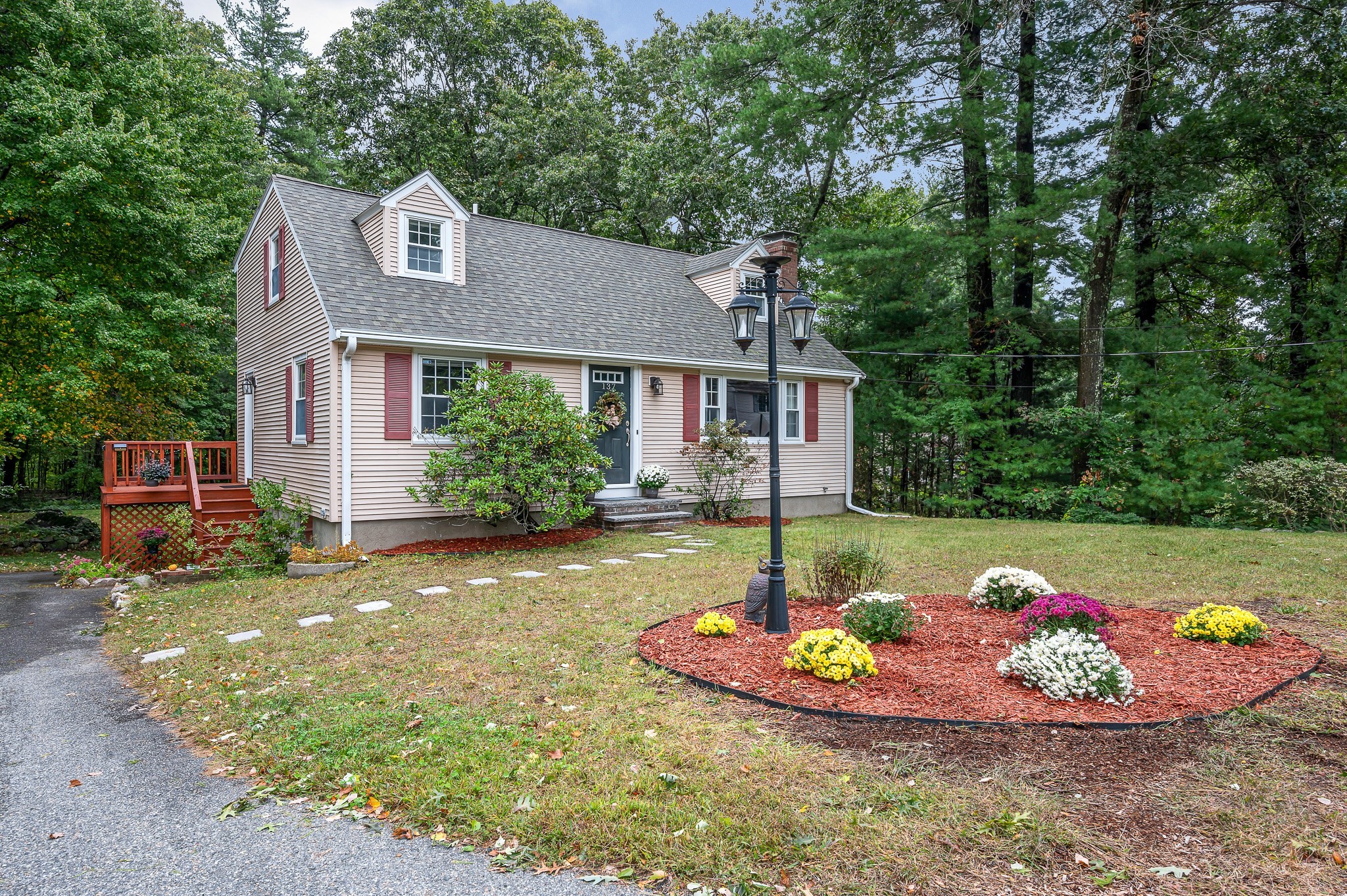 137 Central St, North Reading, MA 01864