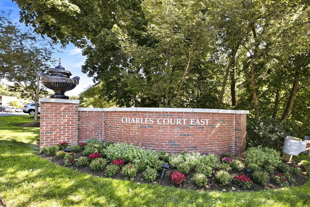 1208 Greendale Ave Unit 211, Needham, MA 02492