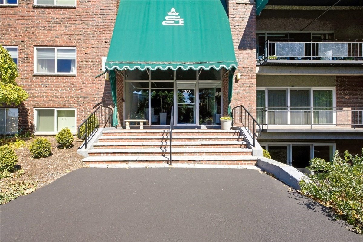 1208 Greendale Ave Unit 211, Needham, MA 02492 - Image 2