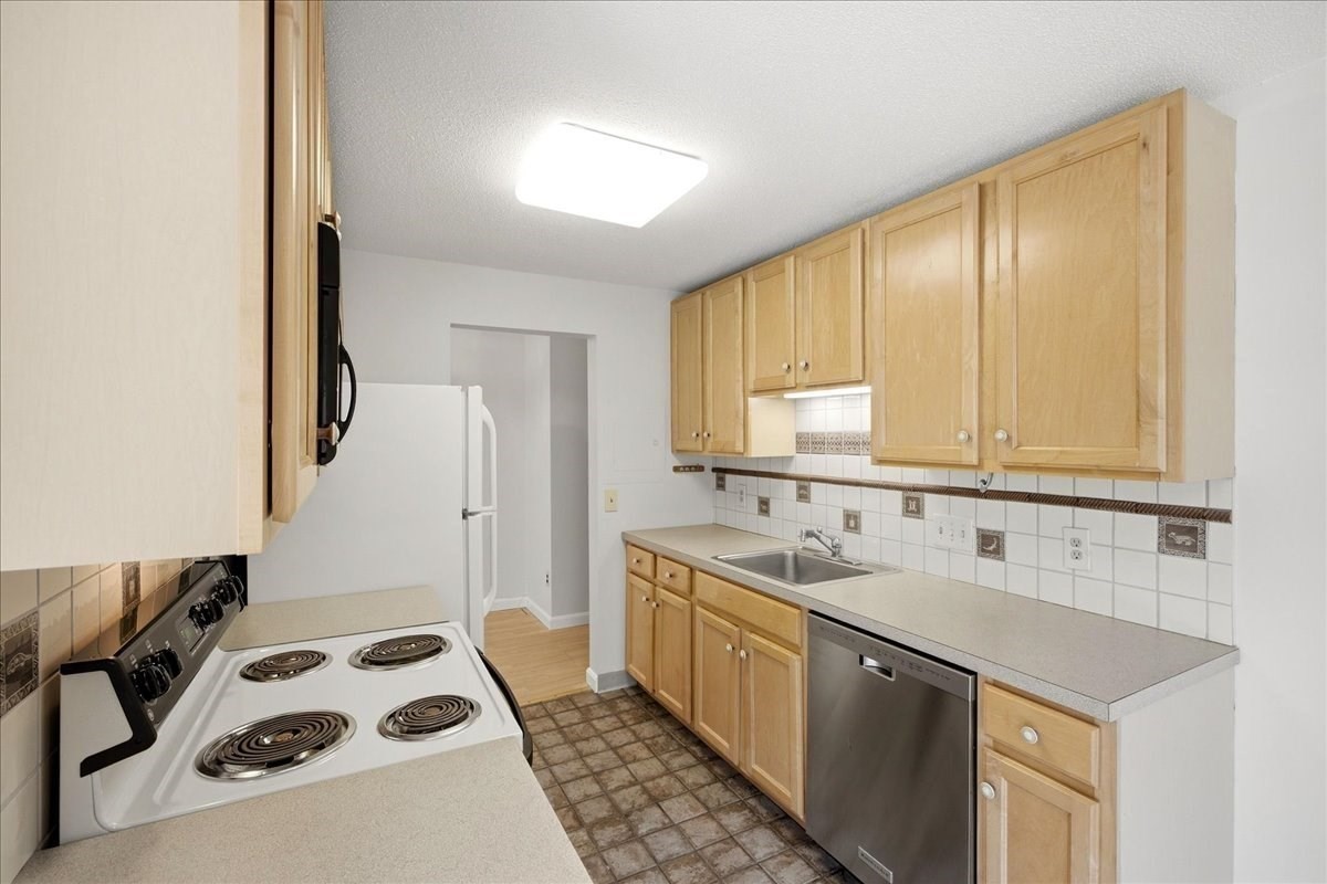 1208 Greendale Ave Unit 211, Needham, MA 02492 - Image 16