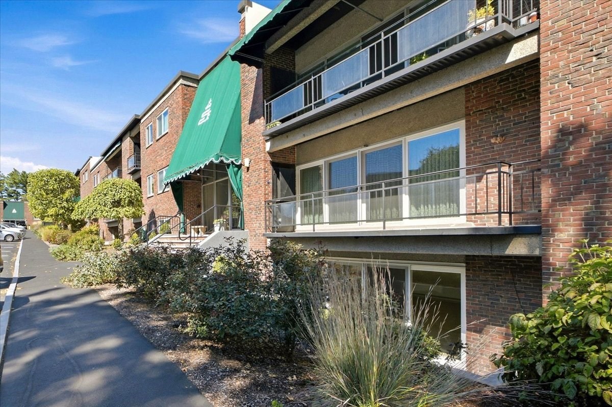 1208 Greendale Ave Unit 211, Needham, MA 02492 - Image 3