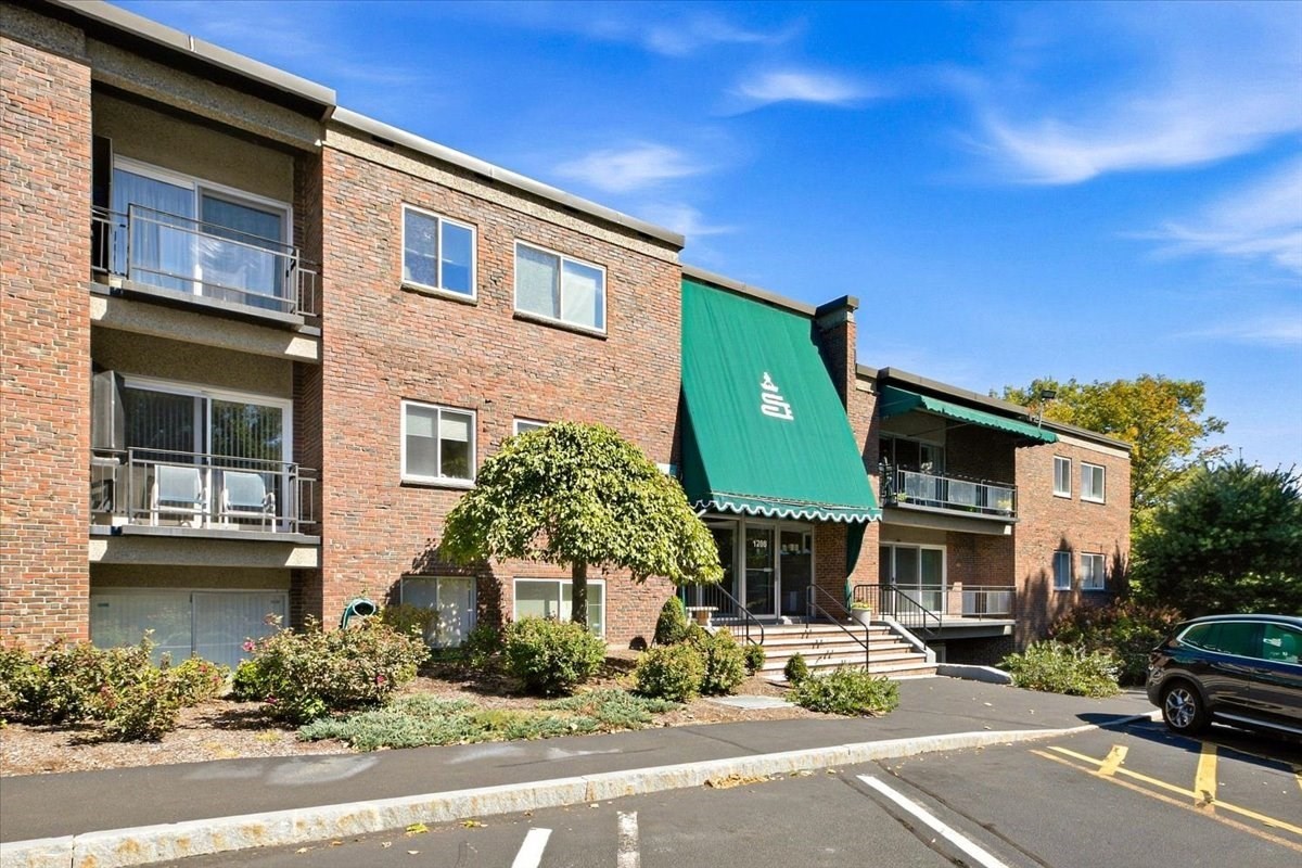 1208 Greendale Ave Unit 211, Needham, MA 02492 - Image 4