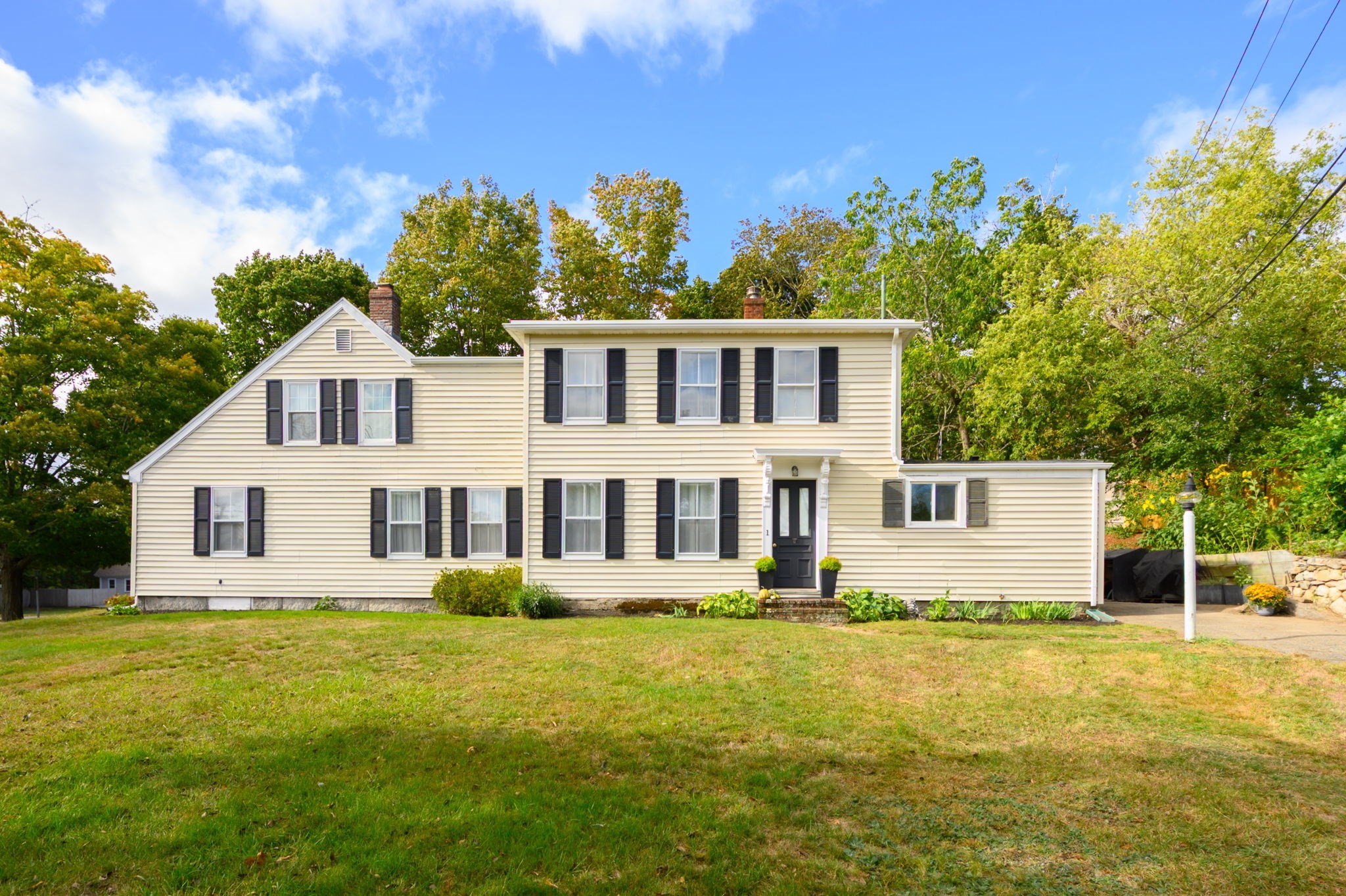 1 Fort Hill Unit 1, Hingham, MA 02043
