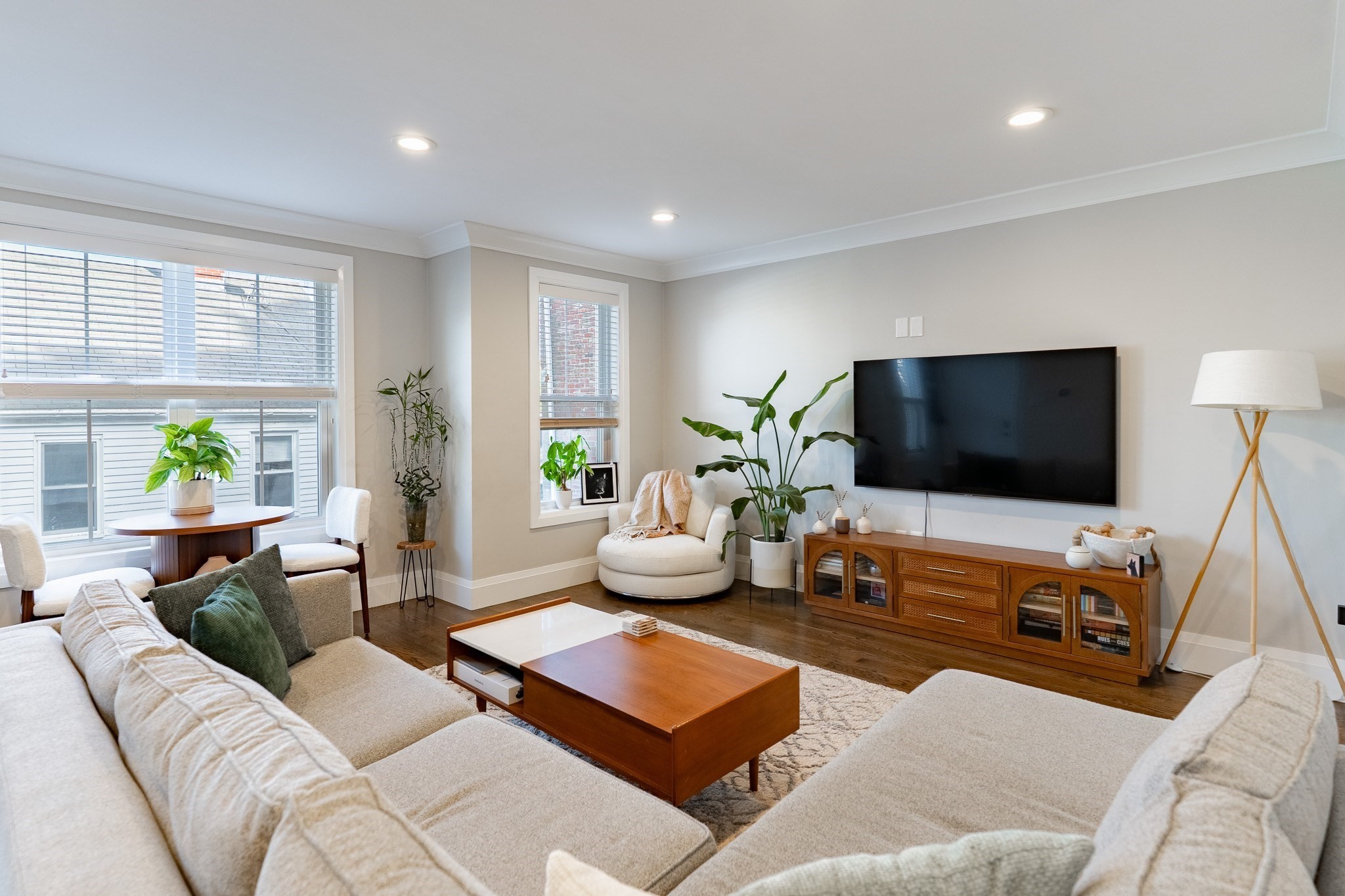 21 High St Unit 1, Milton, MA 02186