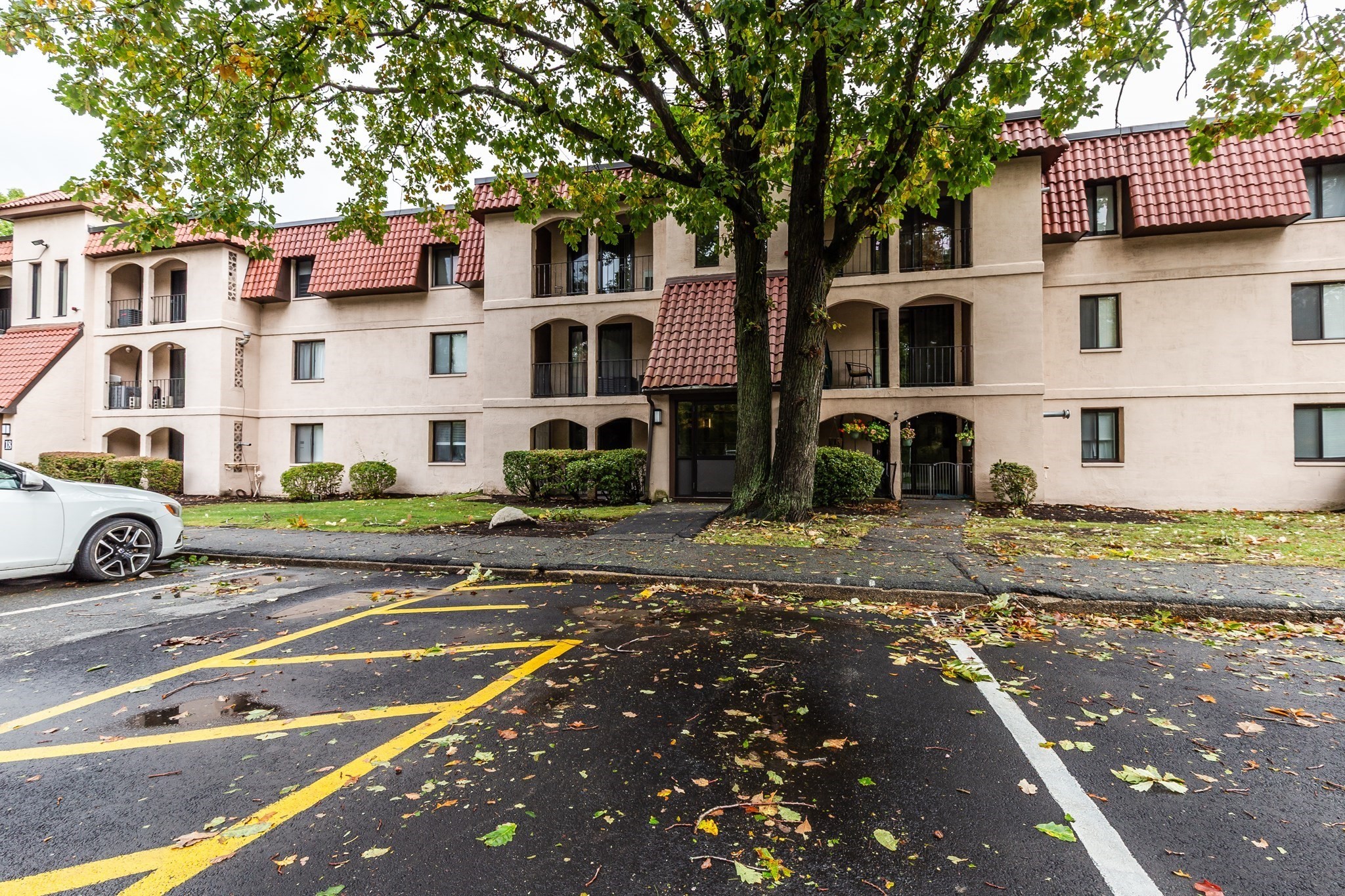 685 Oak St Unit 17-1, Brockton, MA 02301