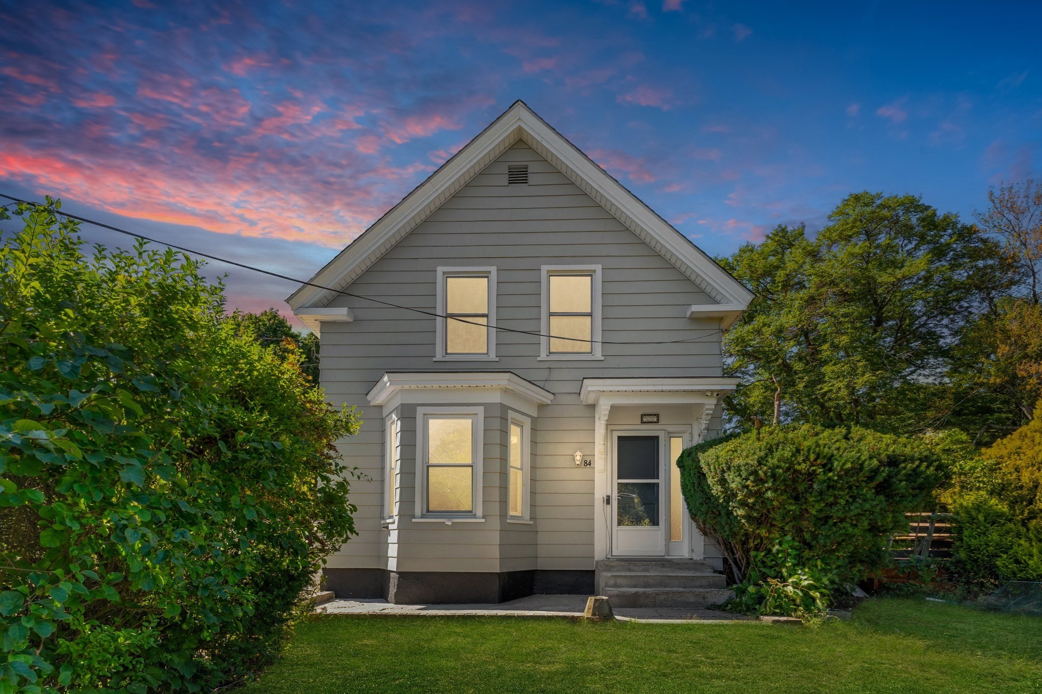 84 Hampson St, Dracut, MA 01826