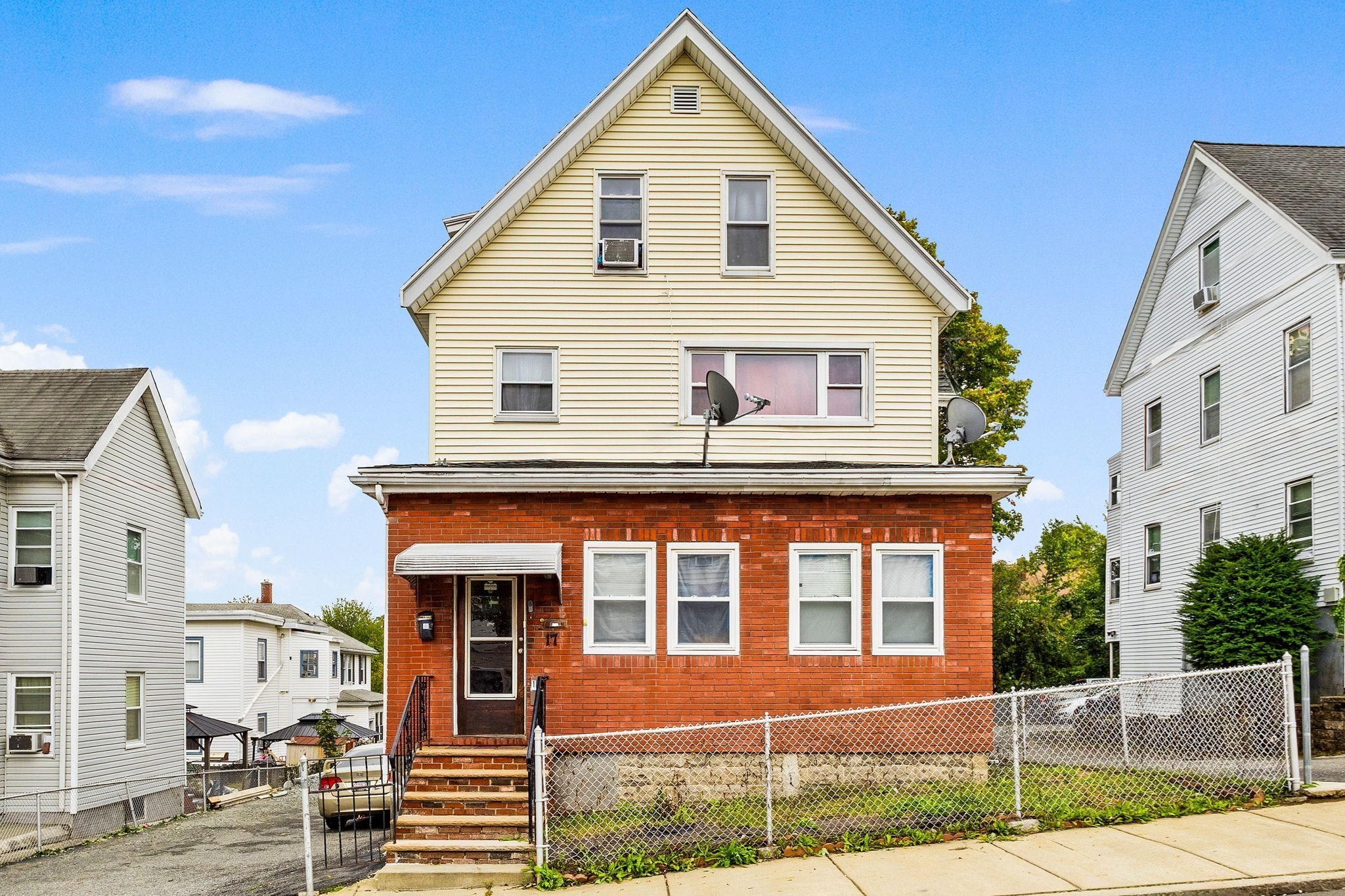 17 Ashton St, Everett, MA 02149