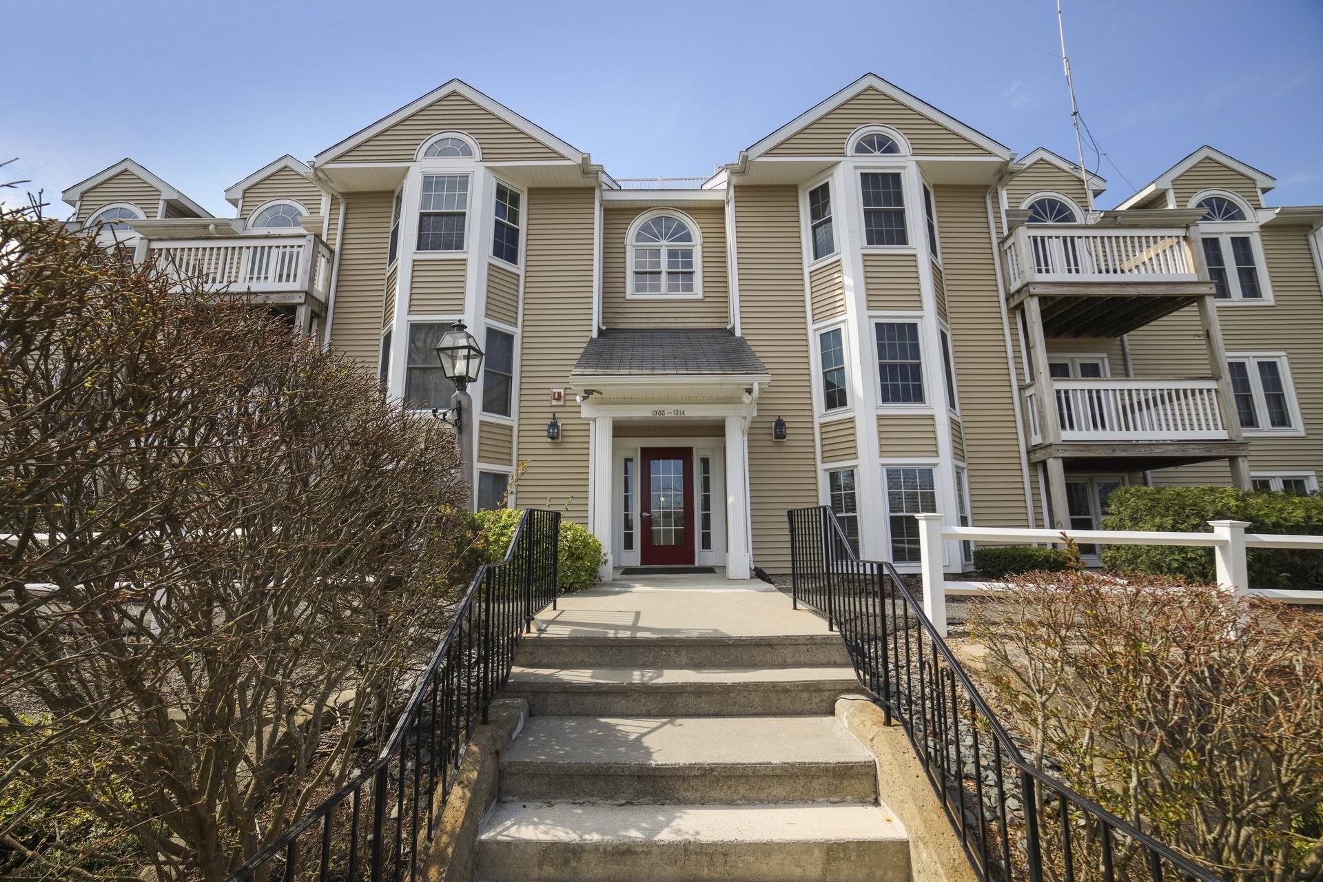 1303 Carriage Ln Unit 1303, Taunton, MA 02780