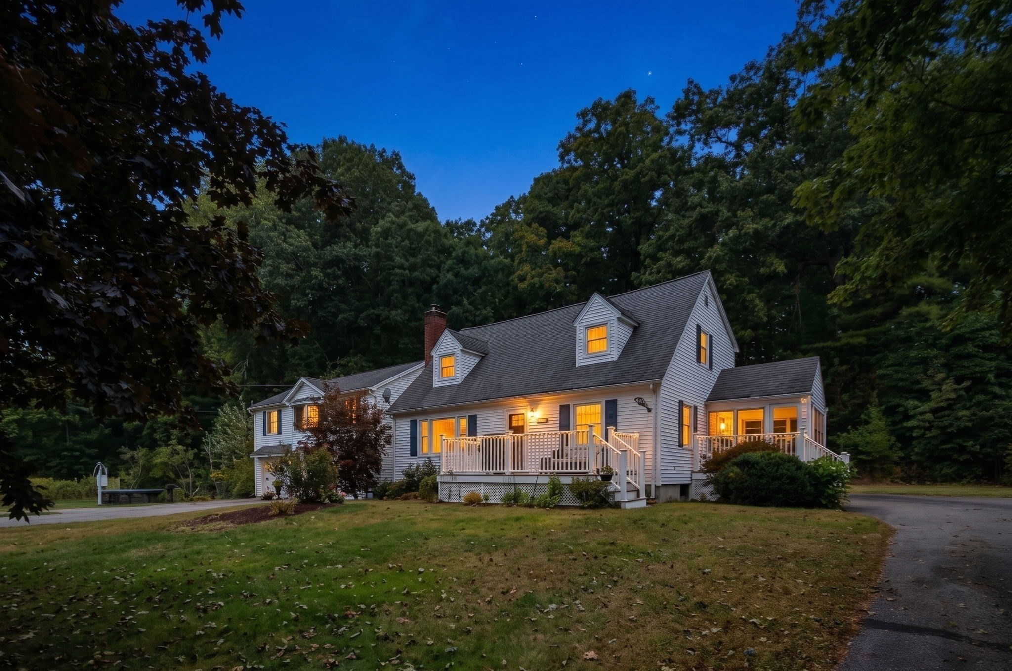 51 Queensland Rd, Billerica, MA 01862