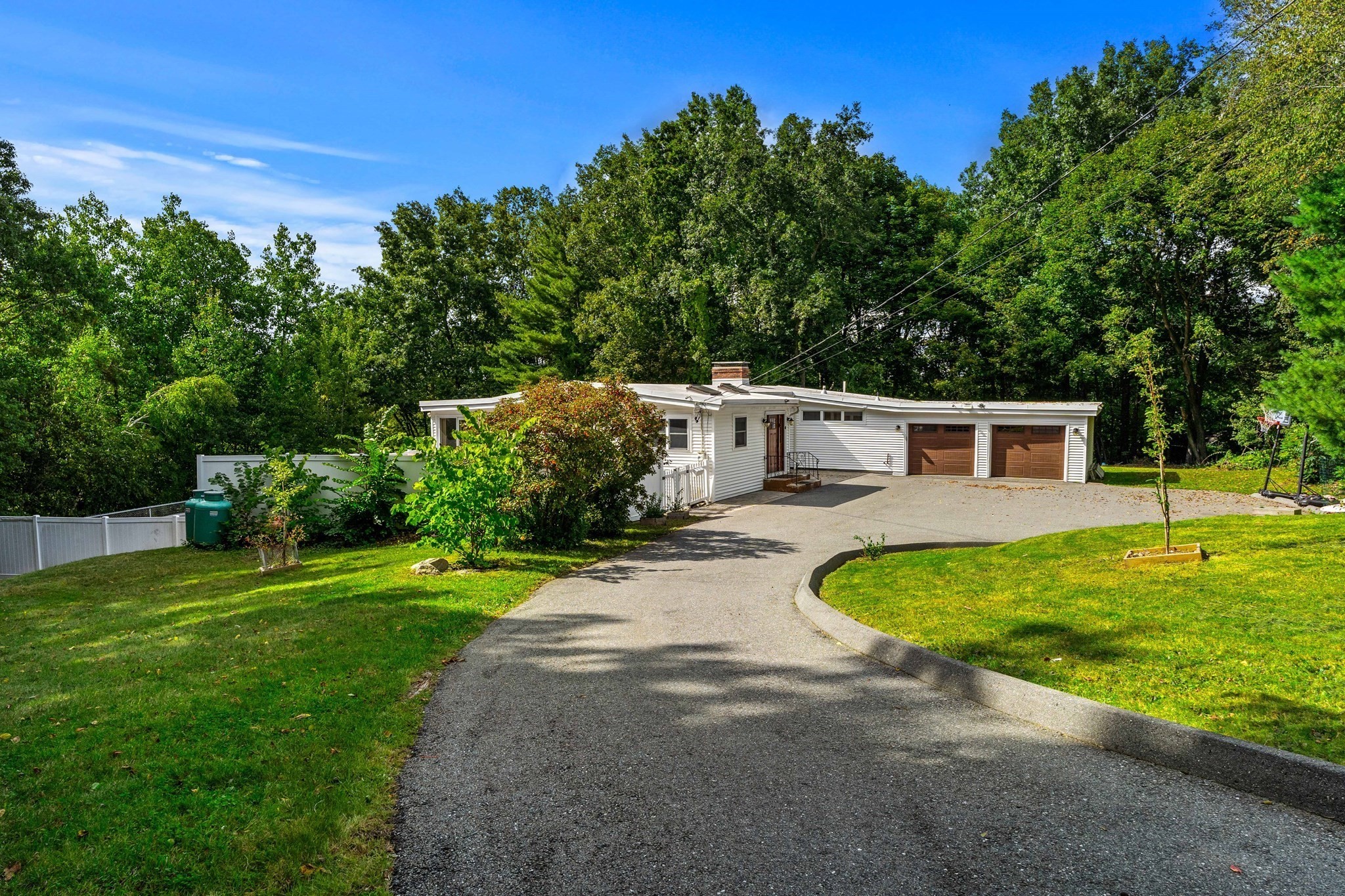 42 Farview Ave, Shrewsbury, MA 01545