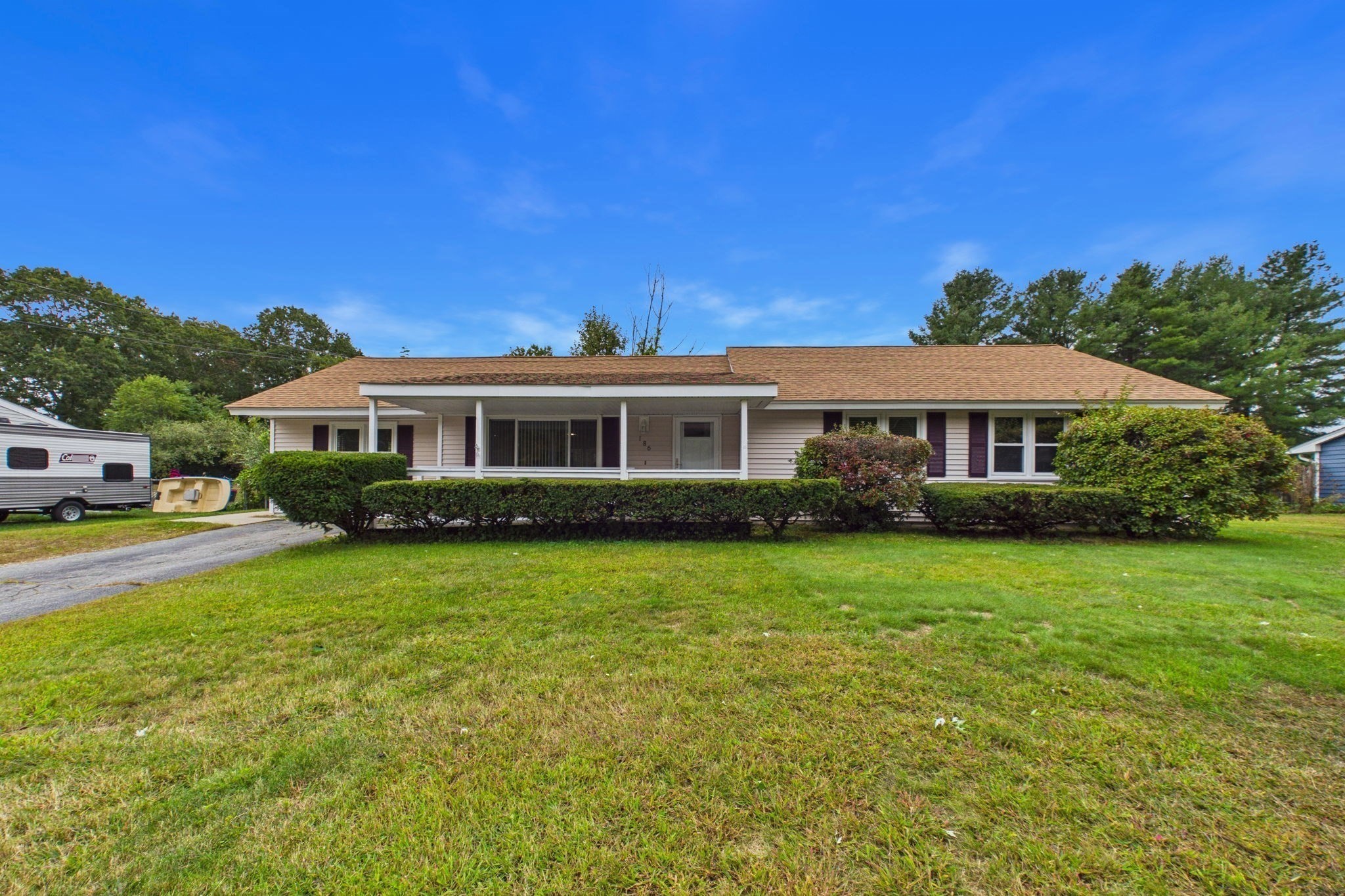 186 Powderhorn Dr, Taunton, MA 02780