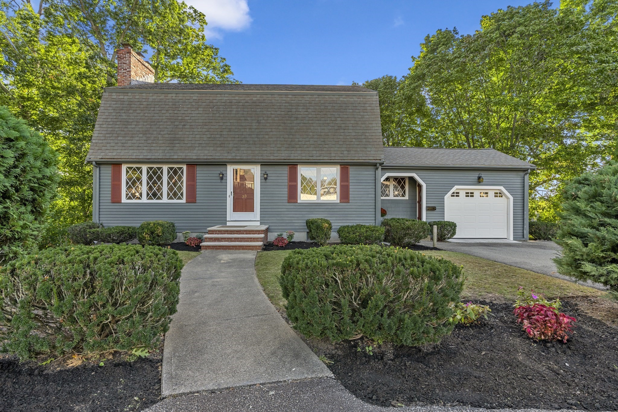 33 Old Carriage Lane, Braintree, MA 02184