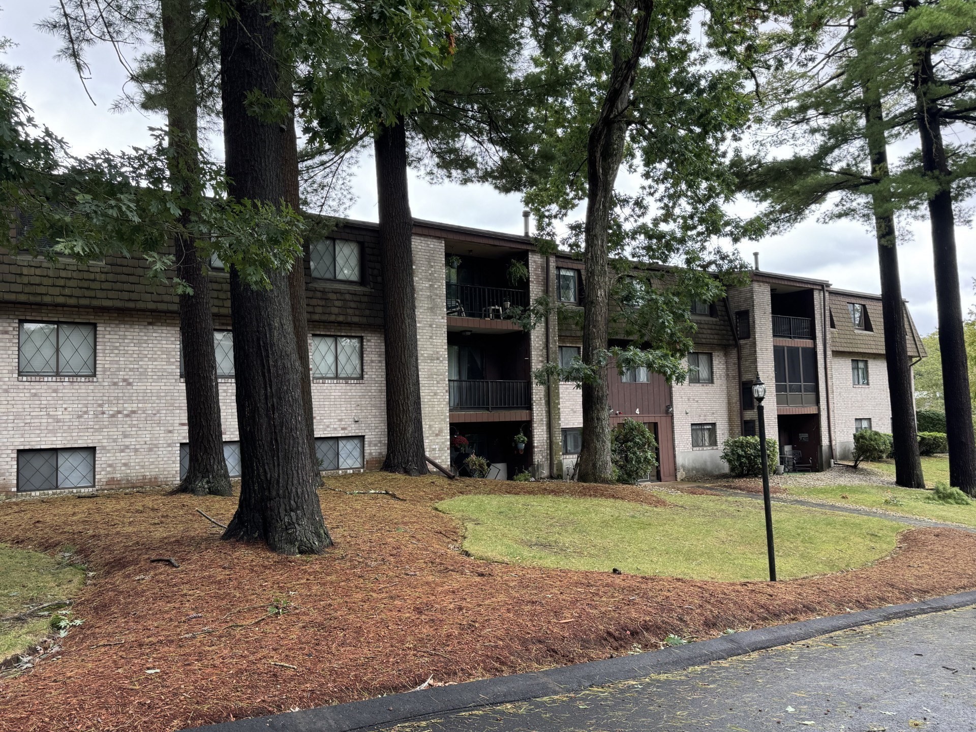 4 Greenbriar Drive Unit 102, North Reading, MA 01864