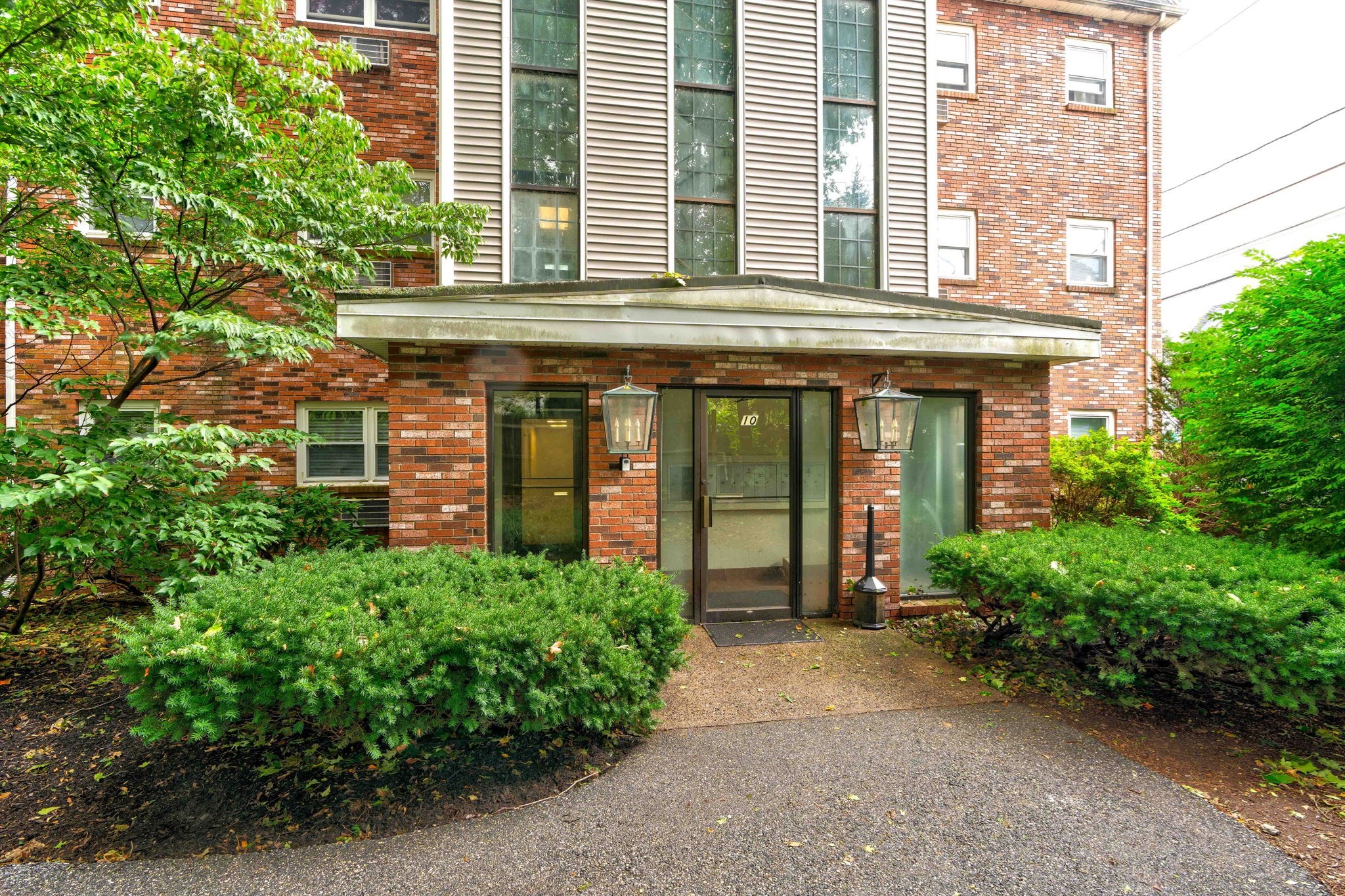 10 Beacon St Unit 103, Woburn, MA 01801