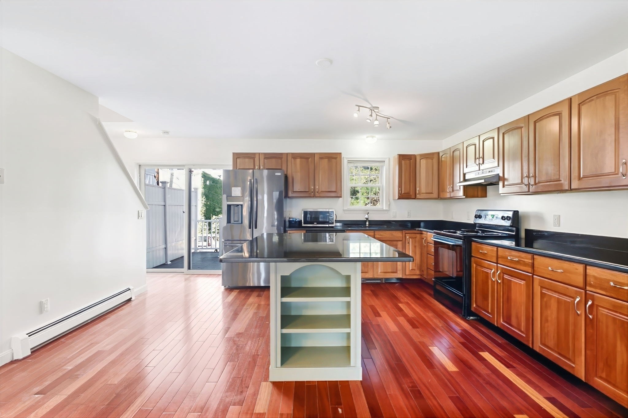 174 Everett St, Boston - East Boston, MA 02128